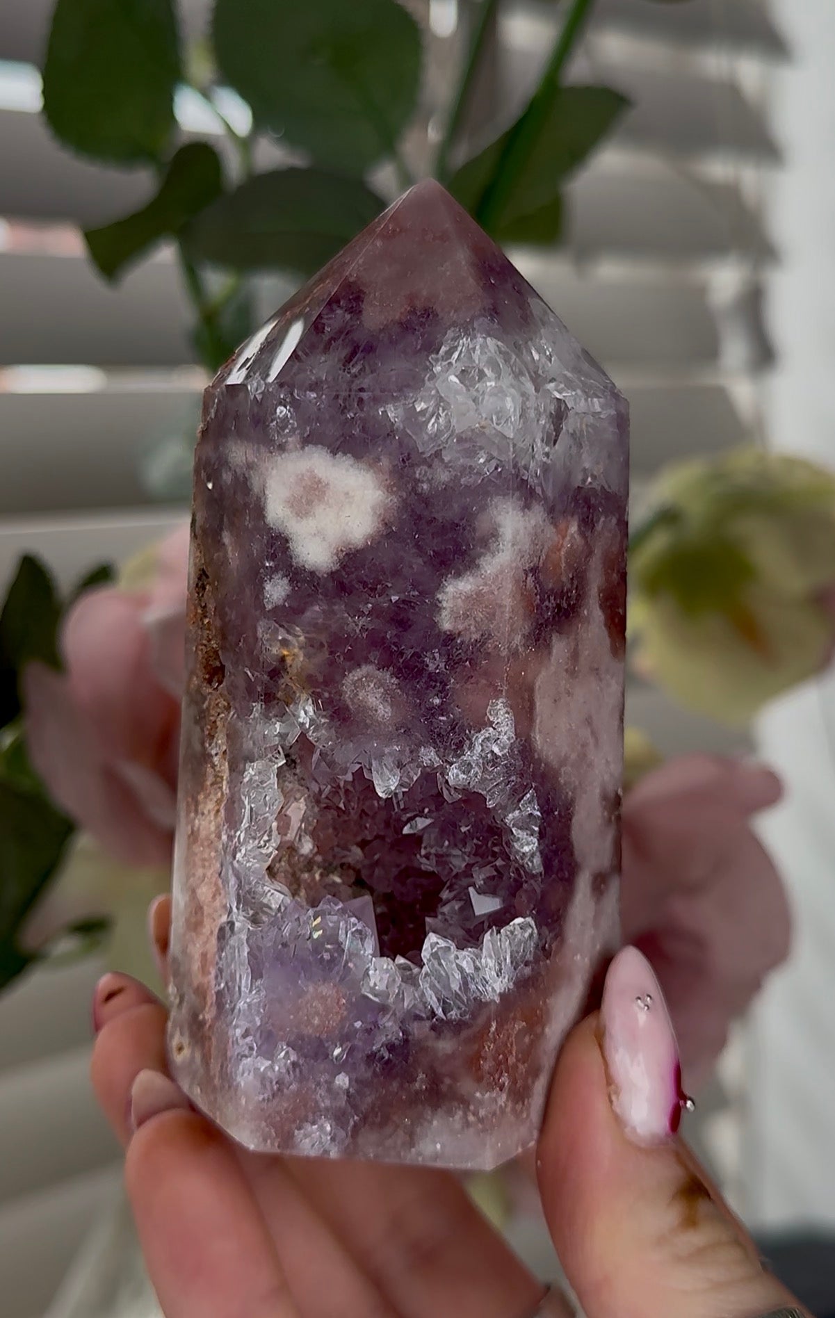 High quality Pink amethyst tower in purple & lilac tones 10.5(h) 5cm(w)