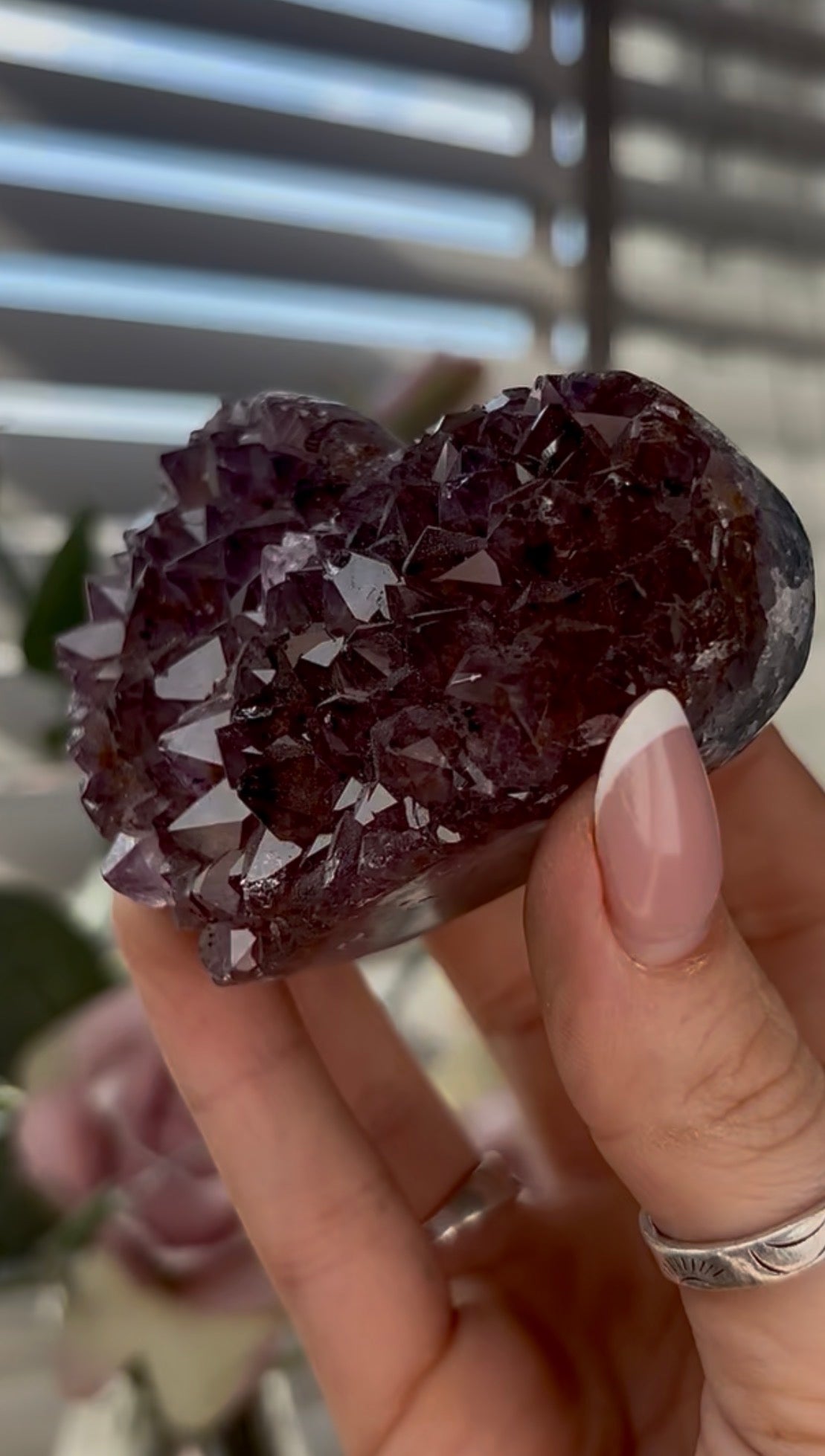 Uruguay amethyst heart - comes with stand