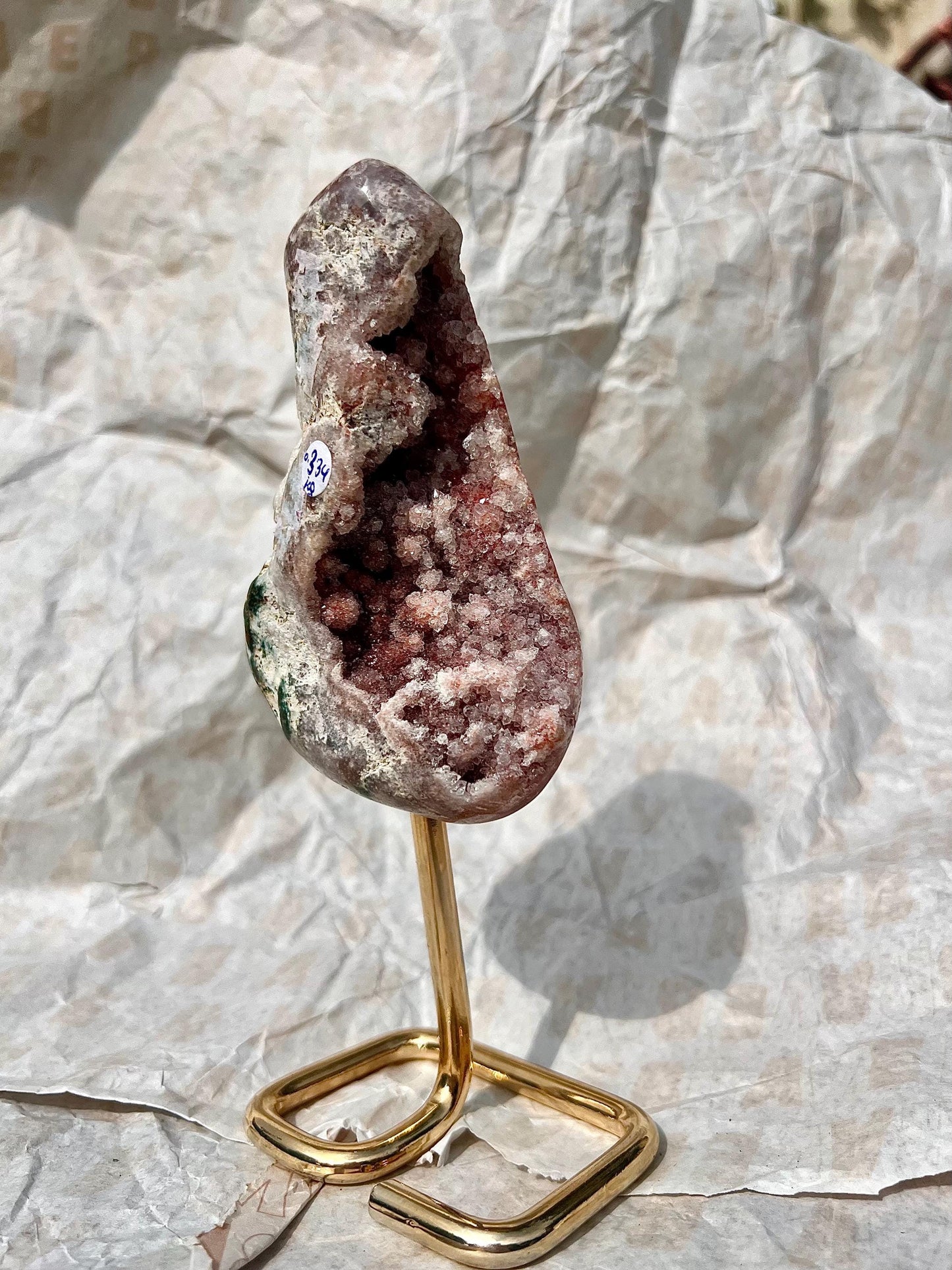 high grade, pink amethyst Freeform on stand 0.334g