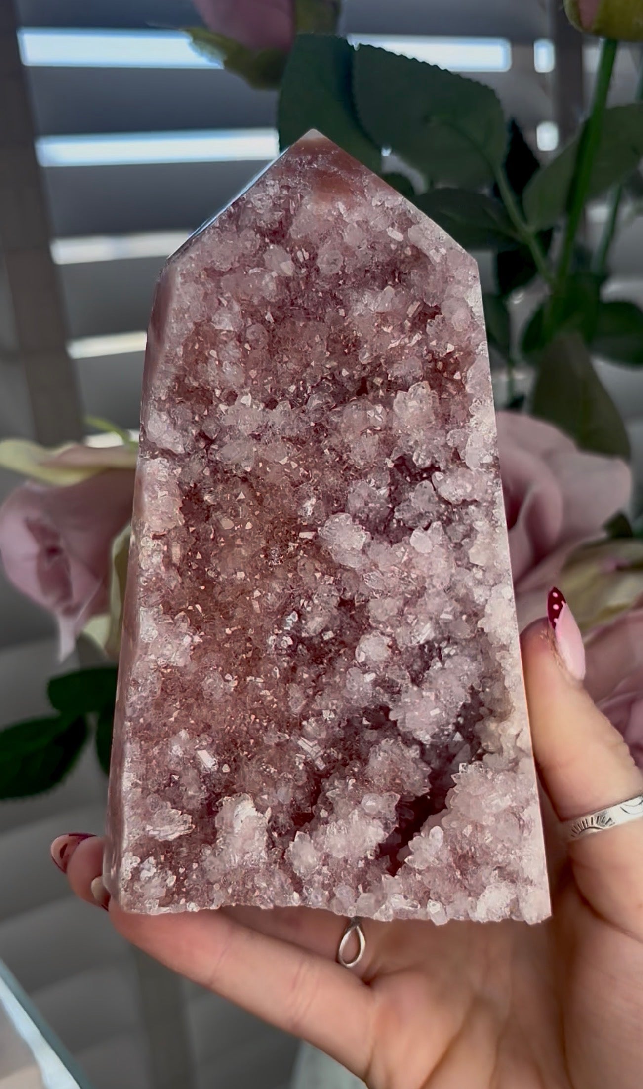Hq druzy Pink amethyst tower 15cm(h)