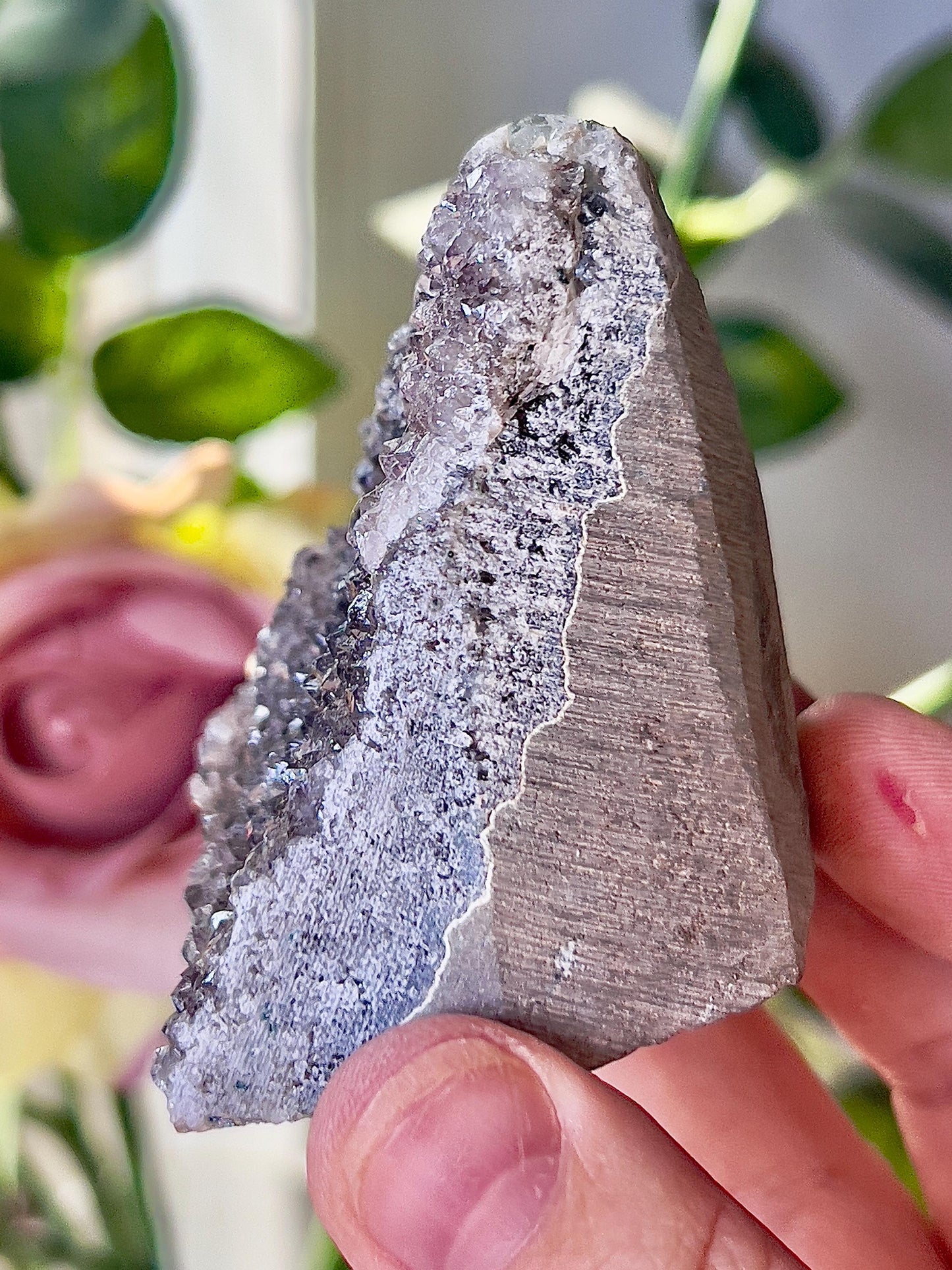 amethyst cutbase freeform - 160g 7cm(h) 5cm(w)