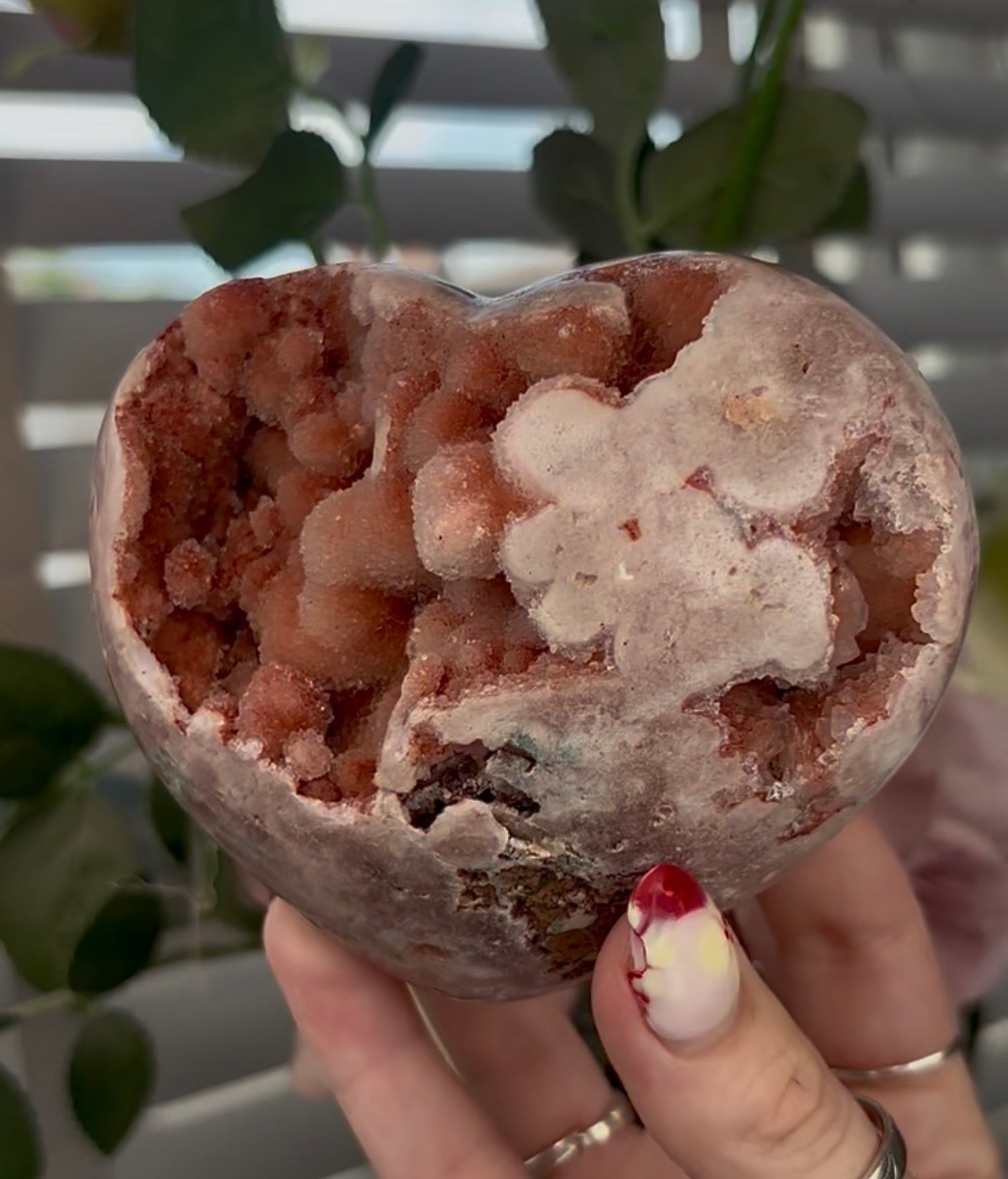 Hq bubble druzy, pink amethyst heart - comes with stand (10.5cm)