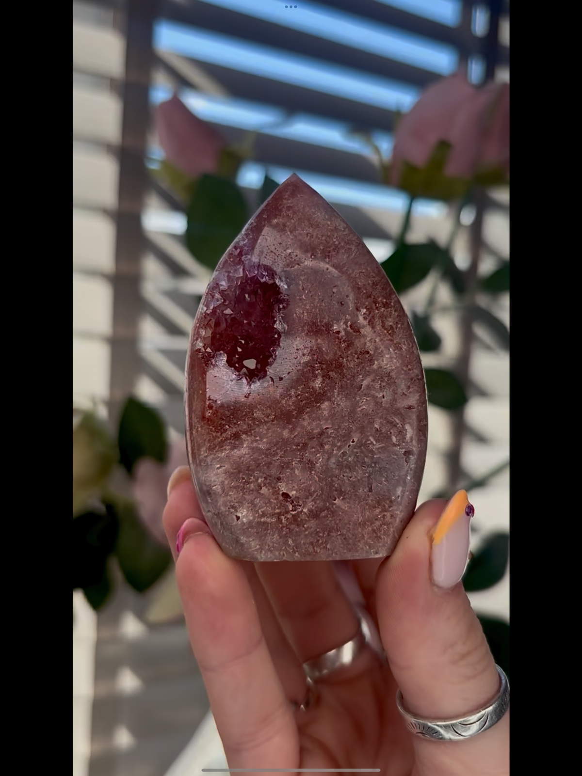 High grade, pink amethyst flame with in incredible quartz 135g (F2)