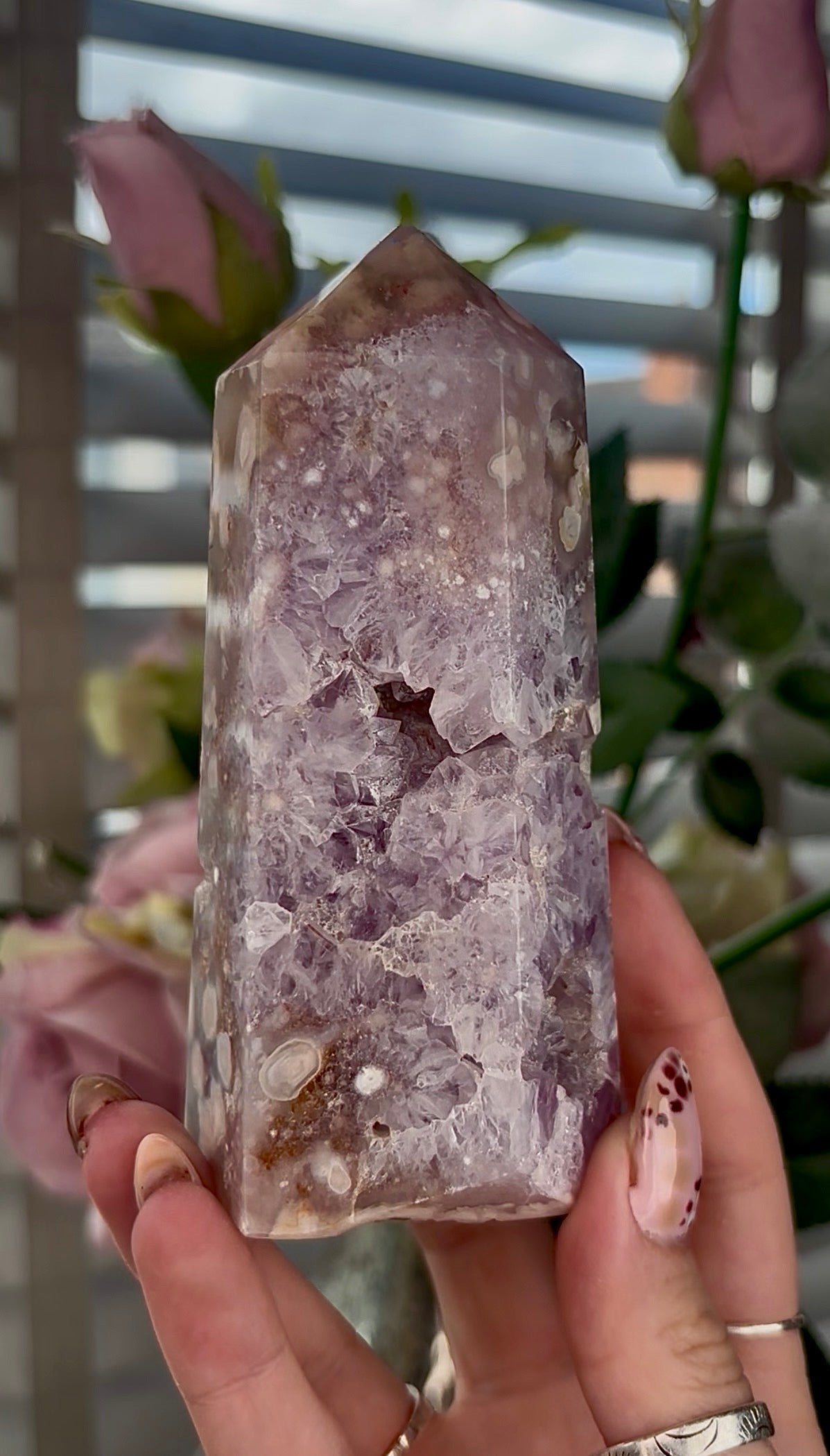 High grade, Amethyst Flower agate tower with quartz