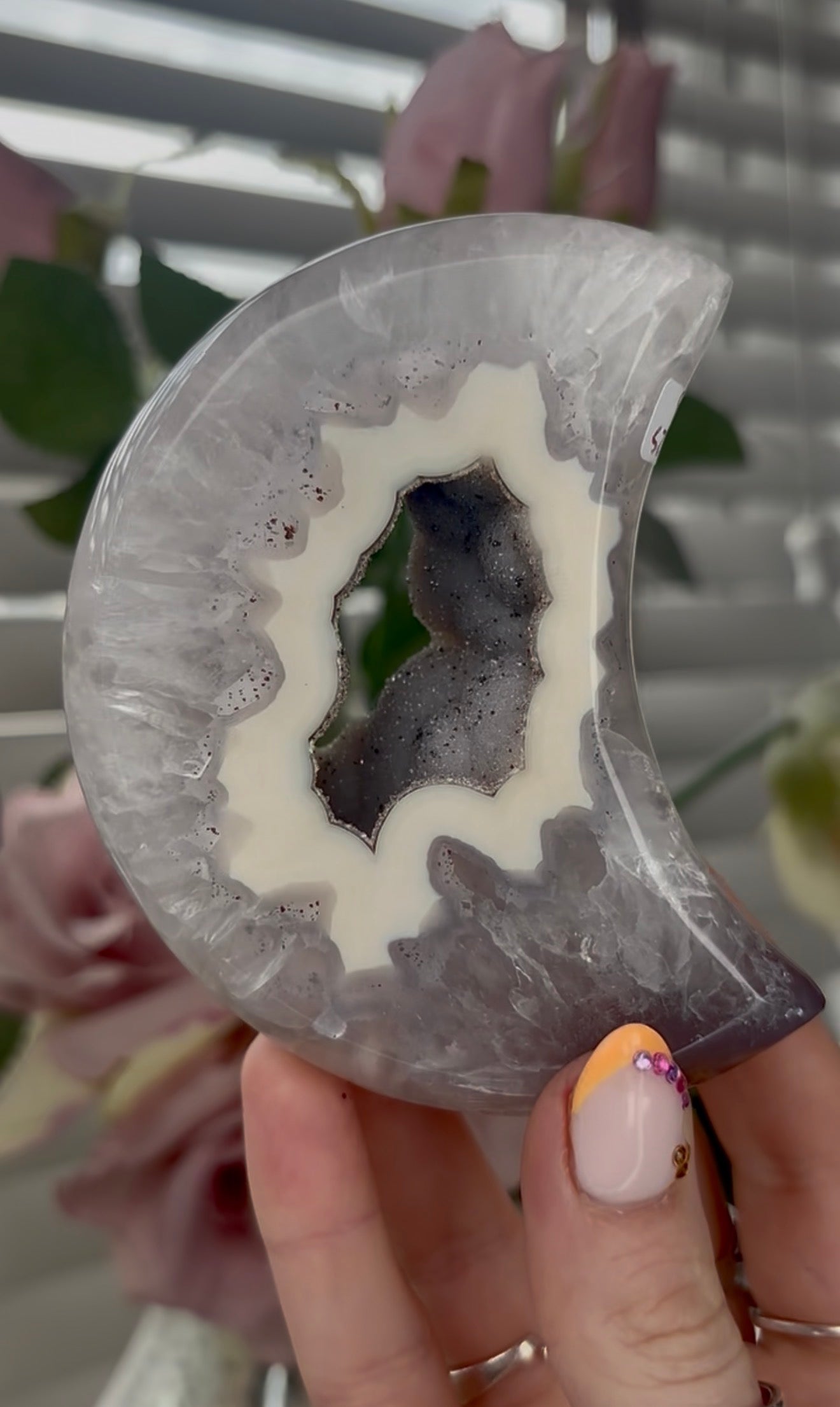 Beautiful, high quality, agate moon with druzy - stand included