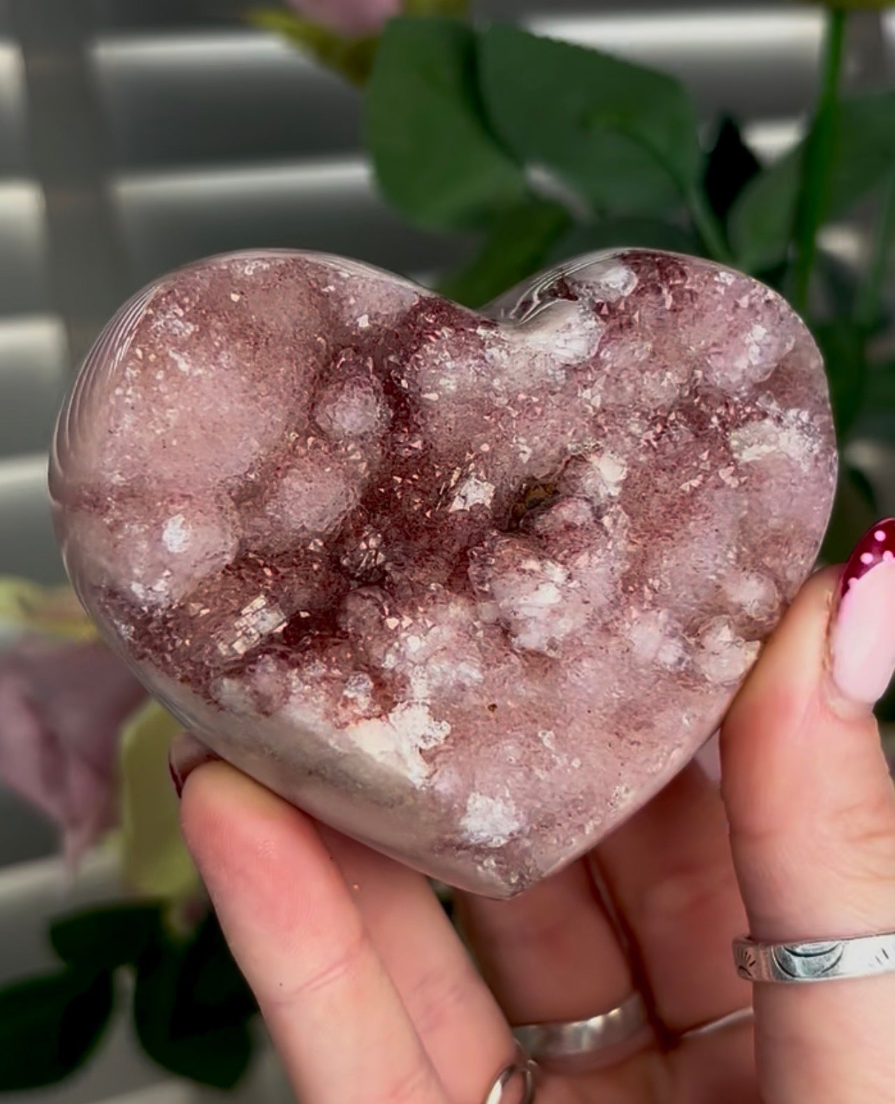 Hq druzy, pink amethyst heart - comes with stand
