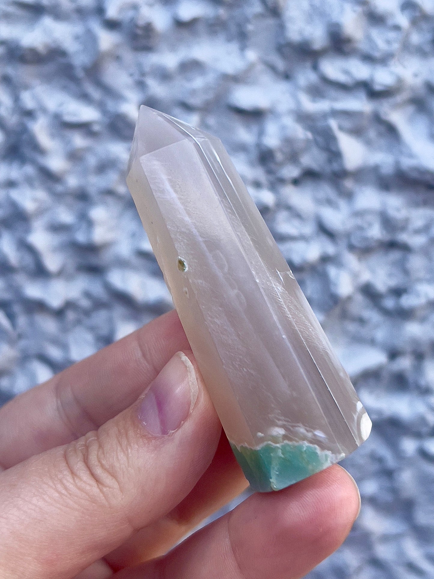 plain green flower agate tower