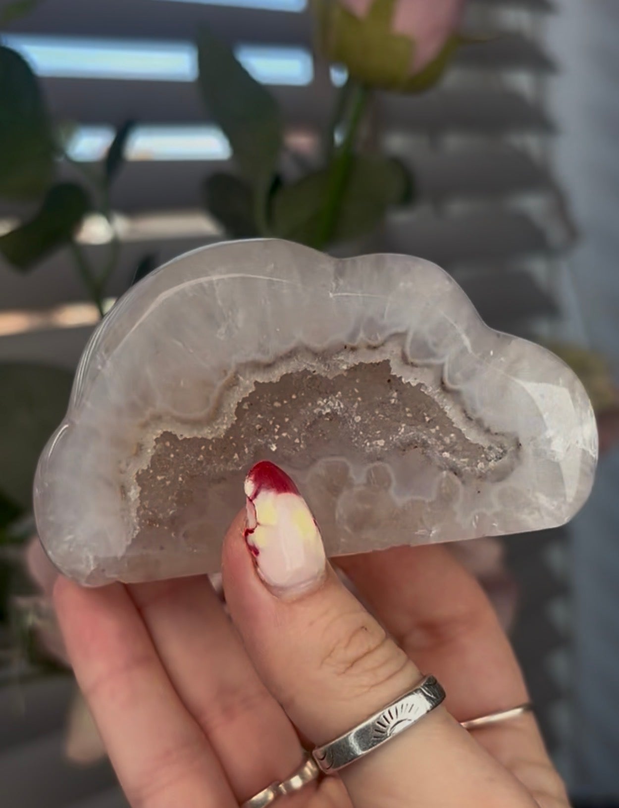 Beautiful, agate cloud with druzy