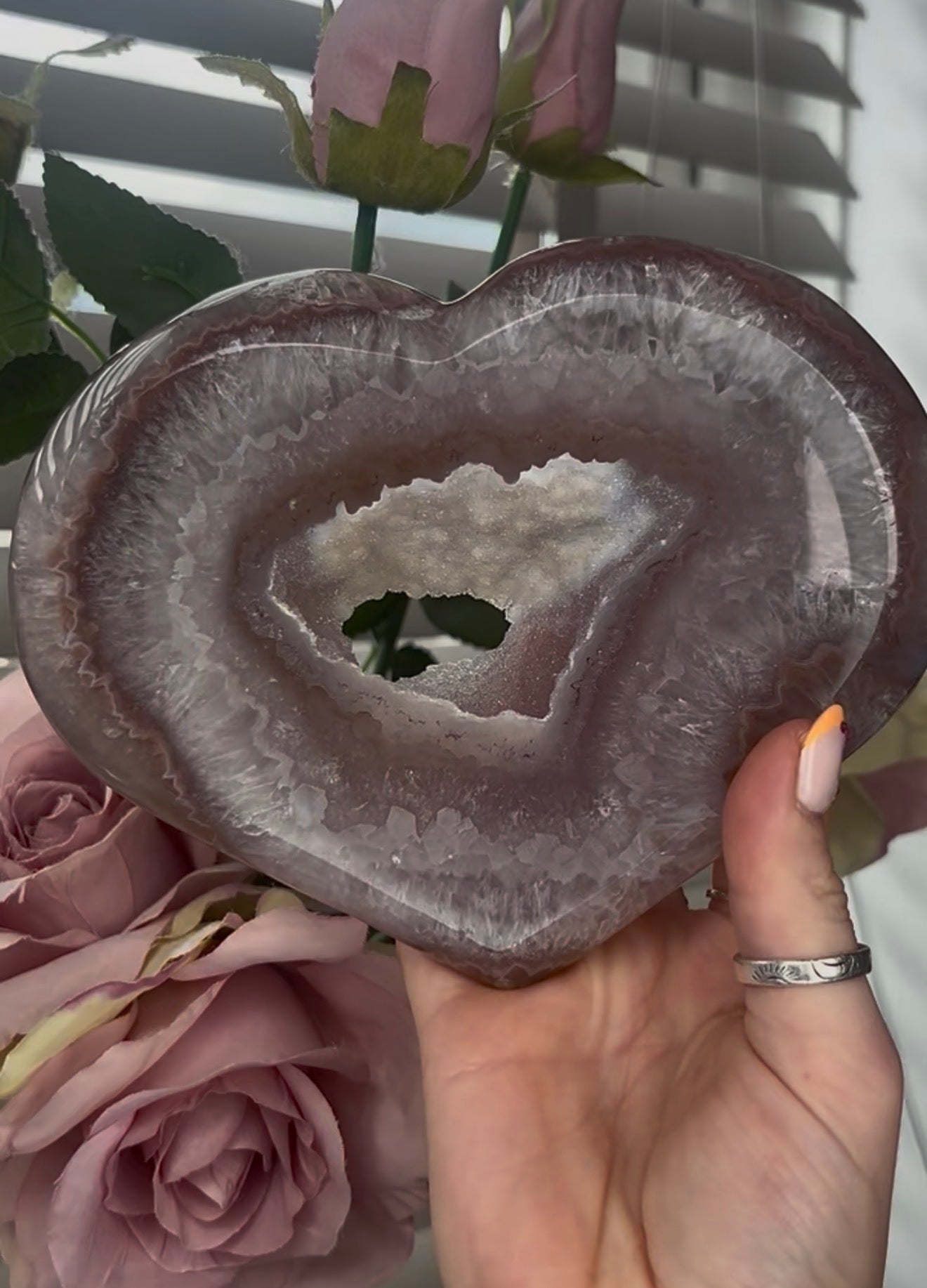 Beautiful, high quality, agate heart with druzy - stand included