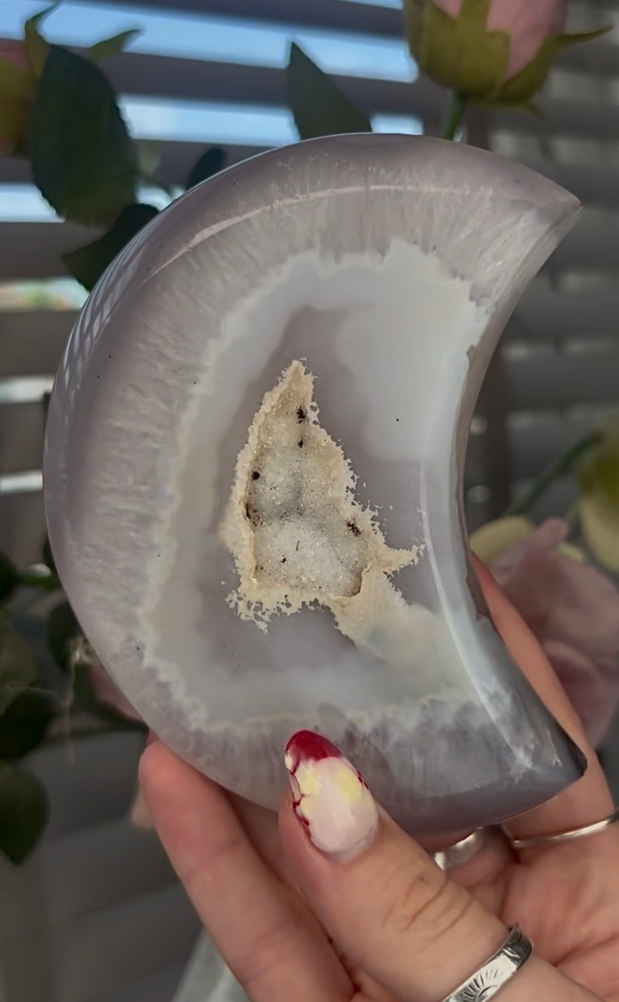 Beautiful, high quality, agate moon with druzy - stand included