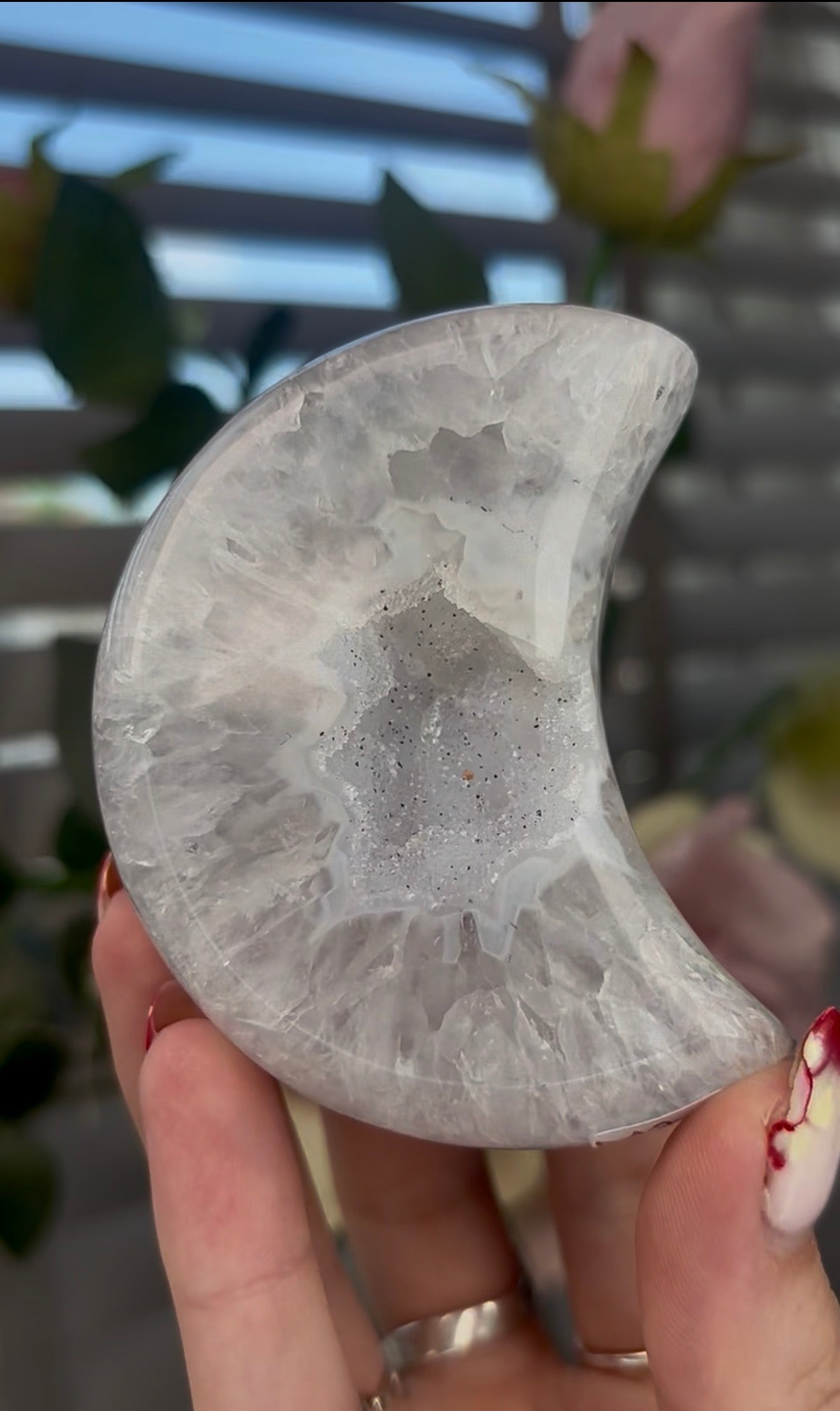 Beautiful, high quality, agate moon with druzy - stand included