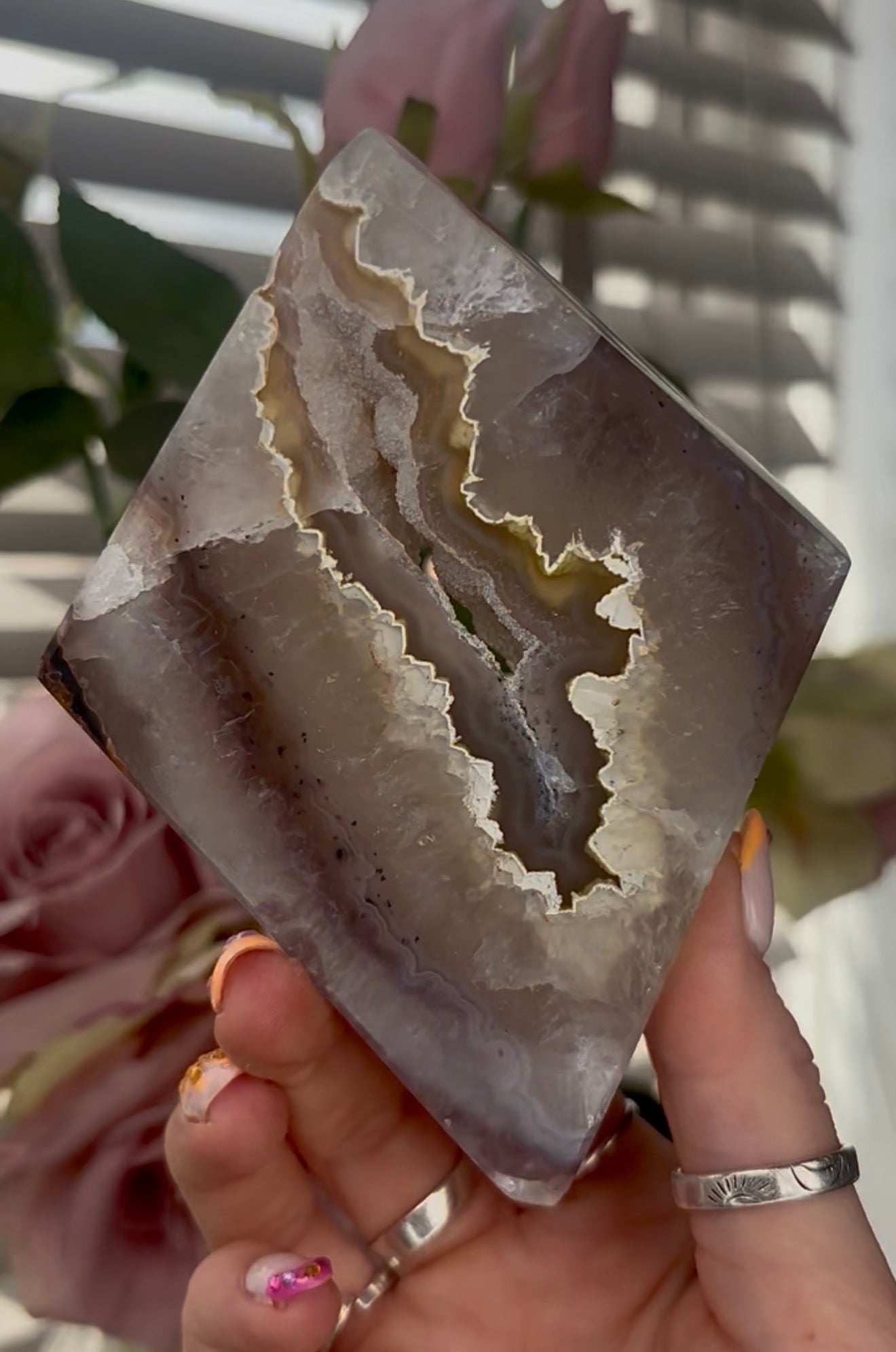 Beautiful, high quality, agate diamond  with druzy - stand included