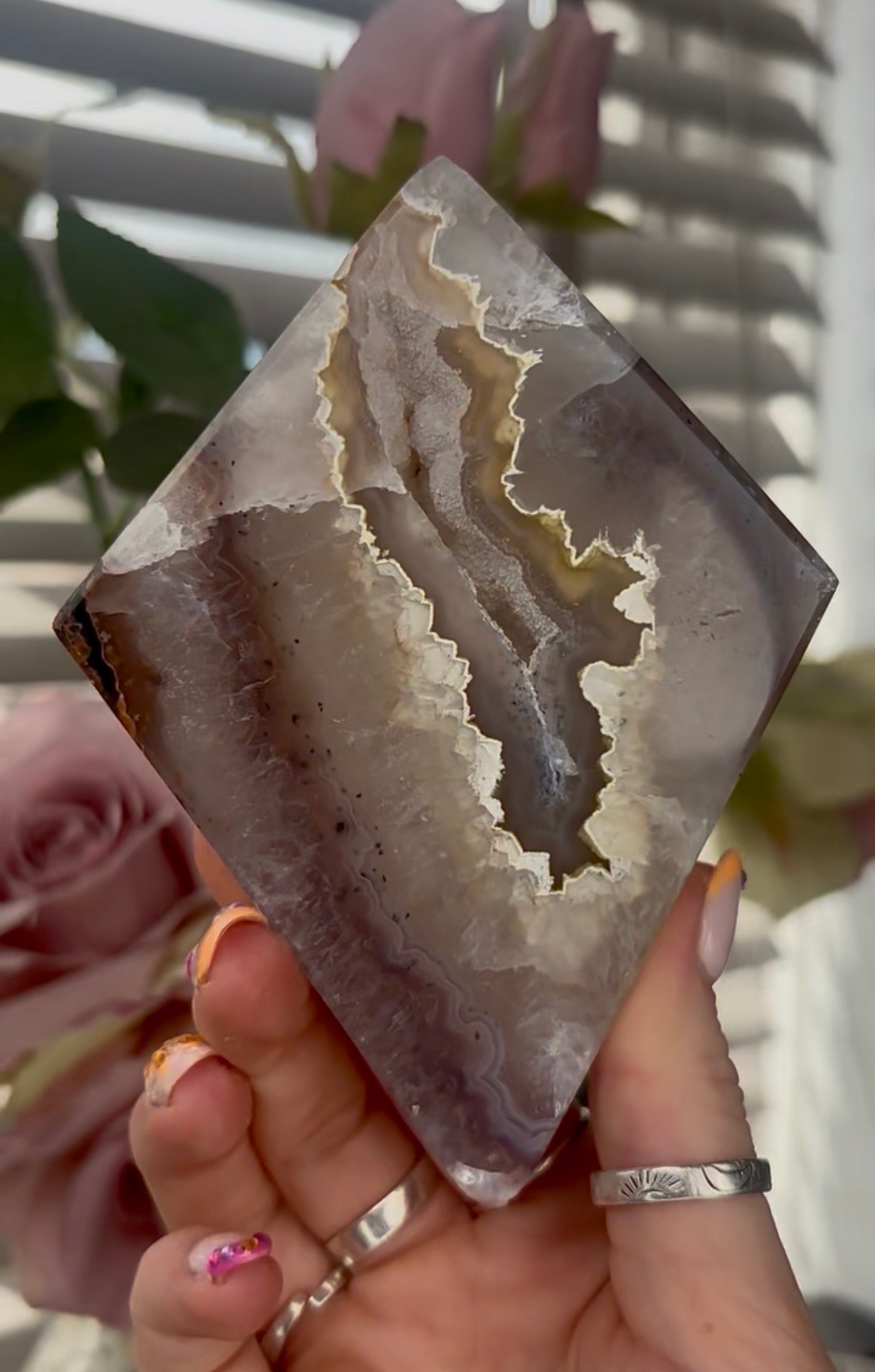 Beautiful, high quality, agate diamond  with druzy - stand included