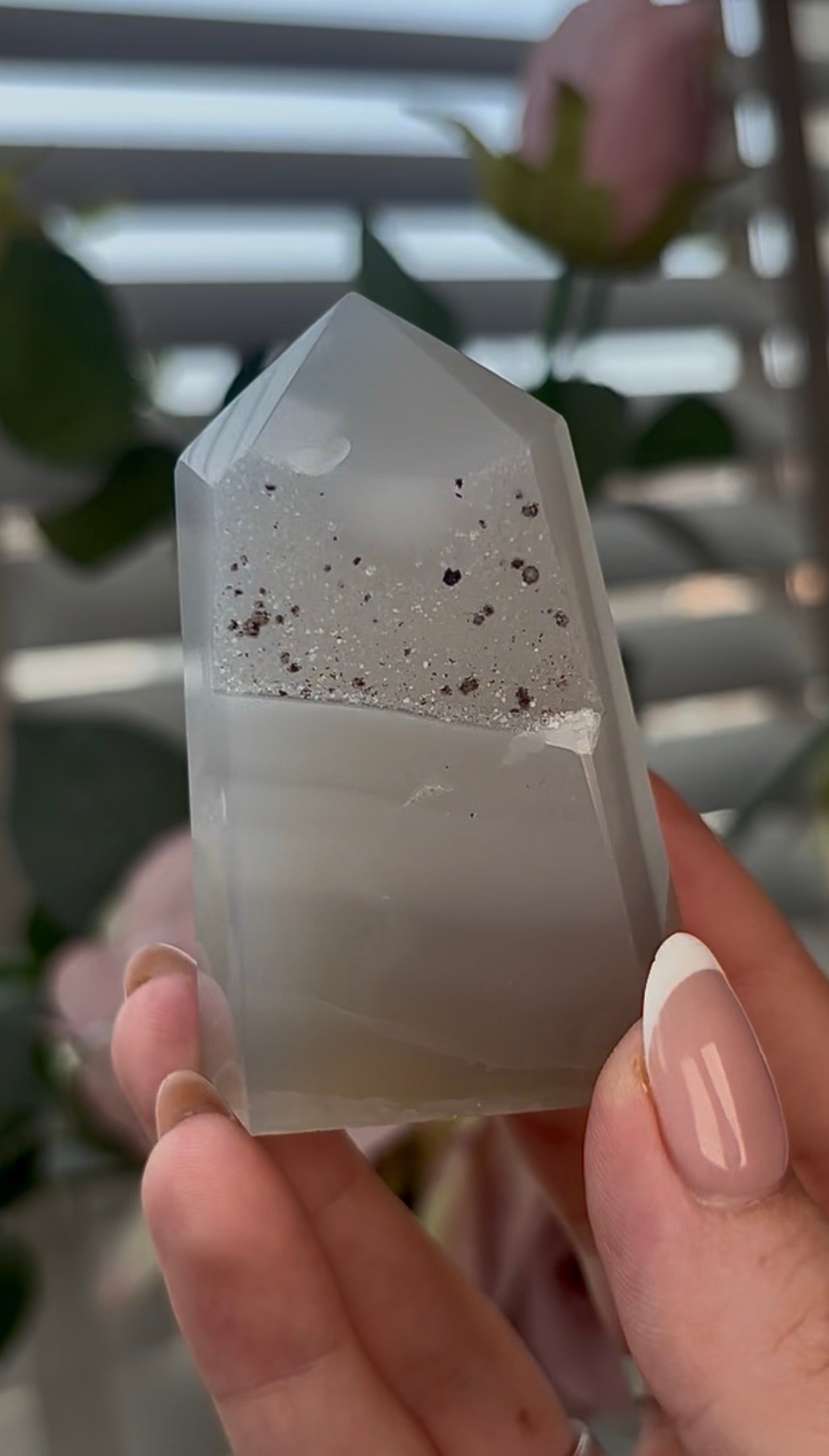 Beautiful, agate tower with druzy
