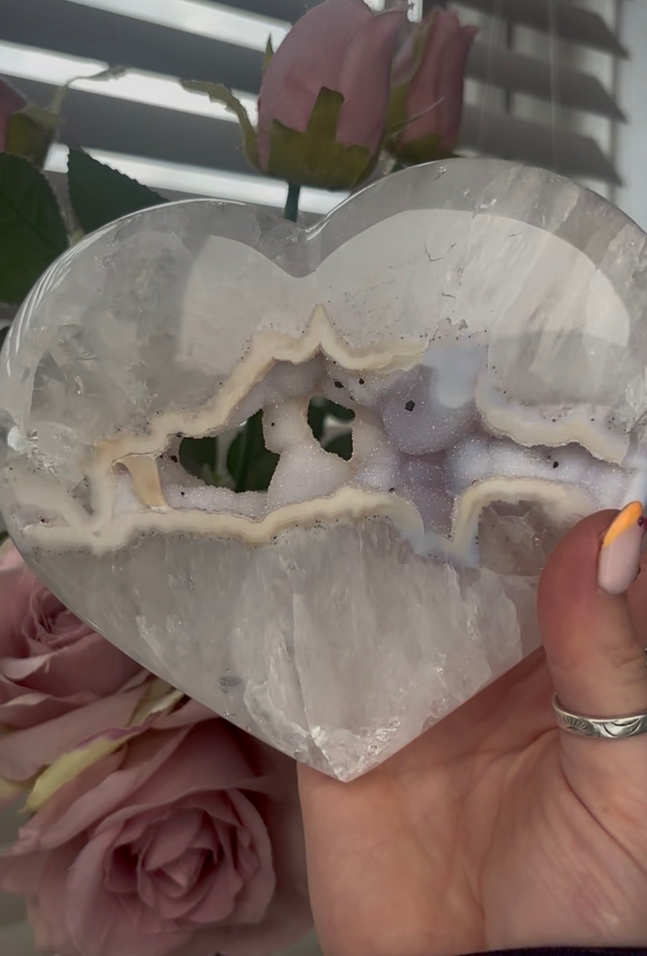 Beautiful, high quality, agate heart with druzy - stand included
