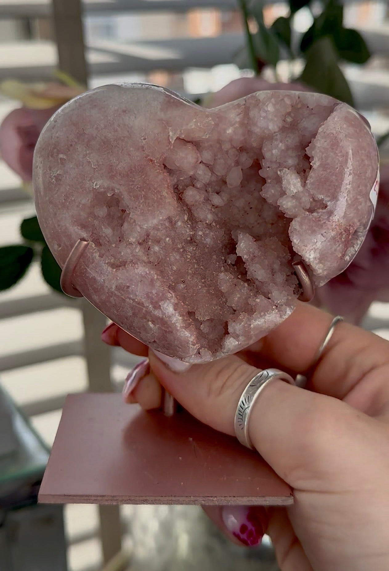 Hq pink amethyst heart - comes with stand