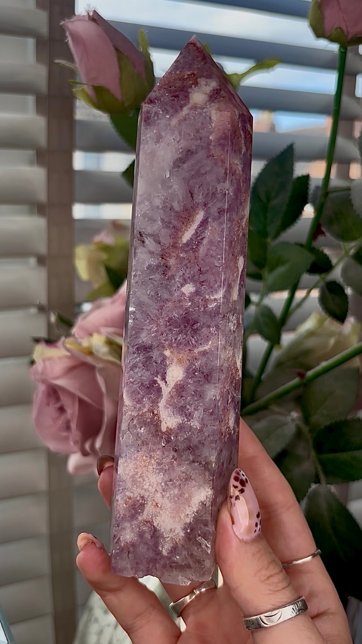 High grade, Pink amethyst Flower agate tower with high clarity quartz