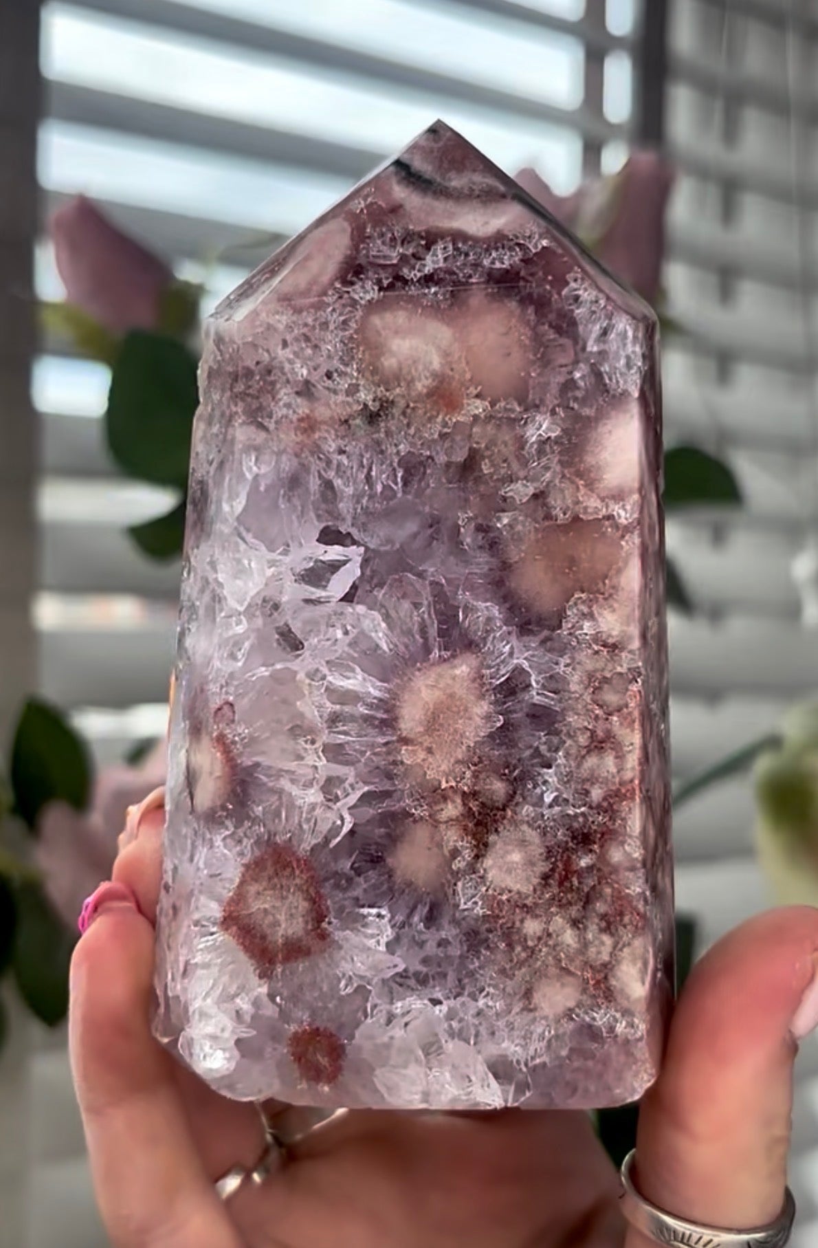 High quality, Pink amethyst tower, with quartz & flower patterns