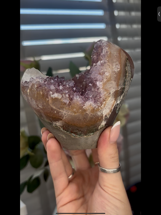 High grade, beautiful, Amethyst agate Freeform/mushroom 995g