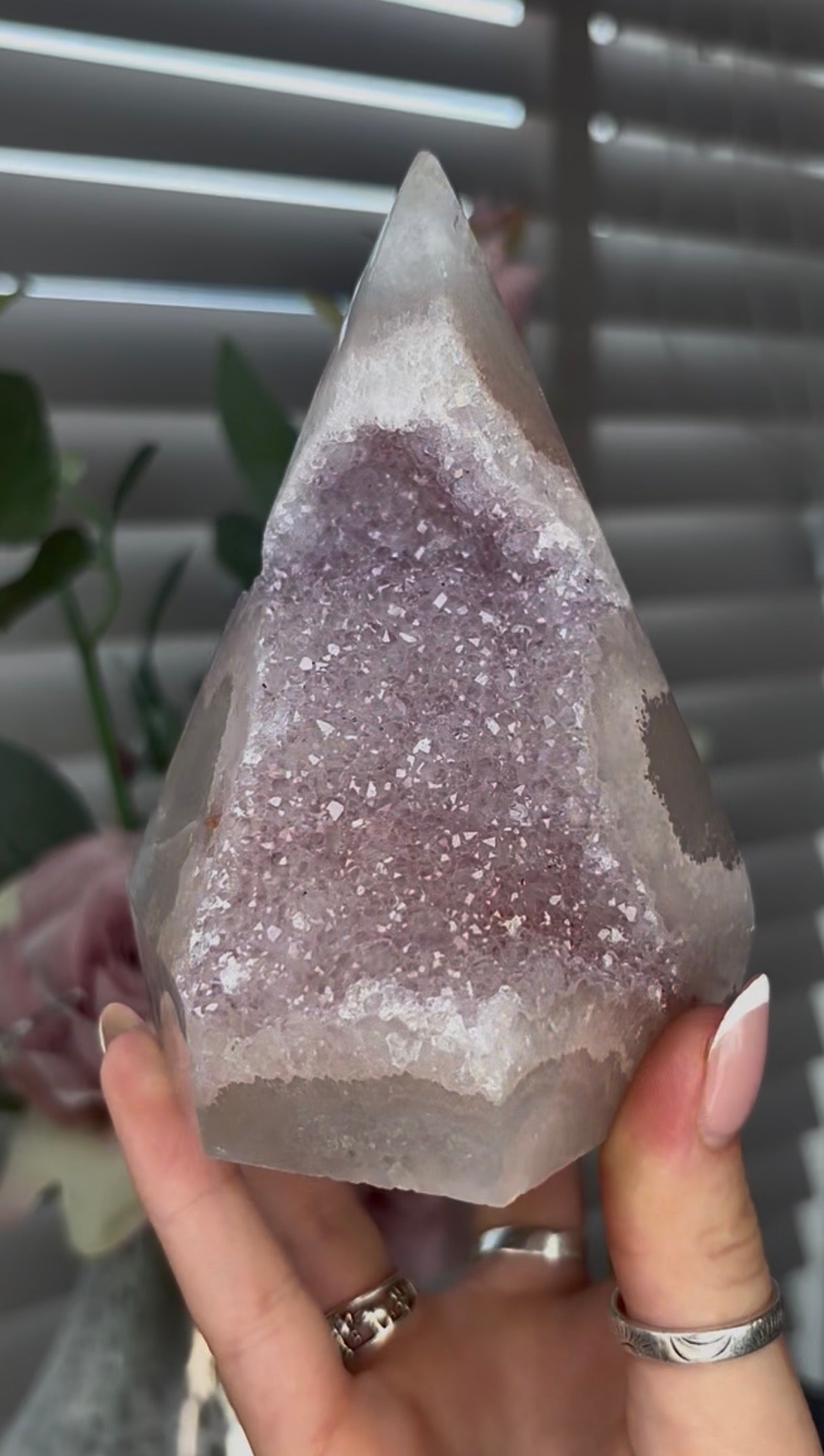 Beautiful, high grade, agate, self-standing, diamond with light pink druzy 12.2cm high