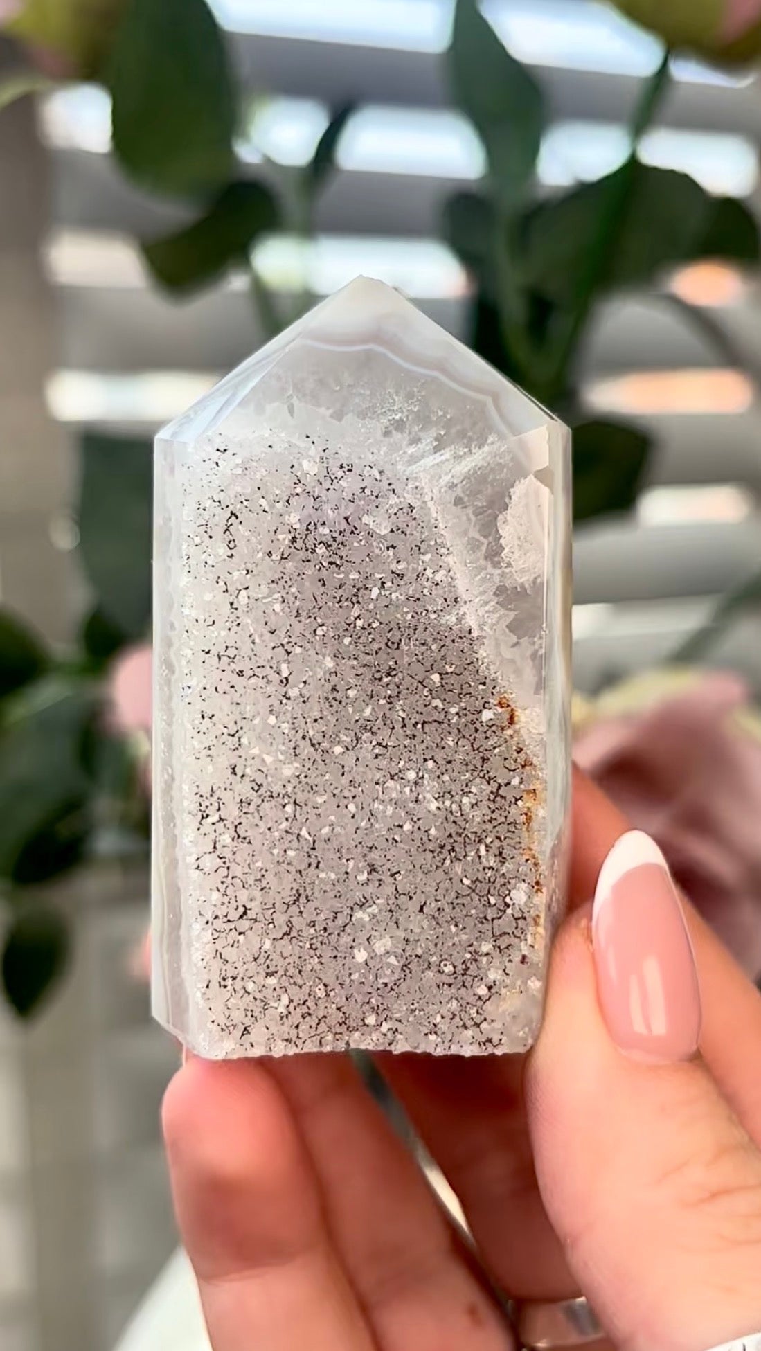 Beautiful, high grade, agate tower with druzy