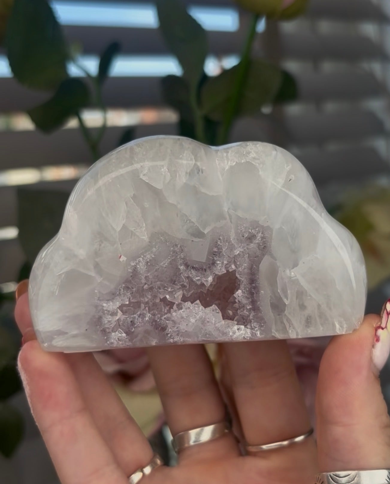 Beautiful, agate cloud with lilac amethyst druzy
