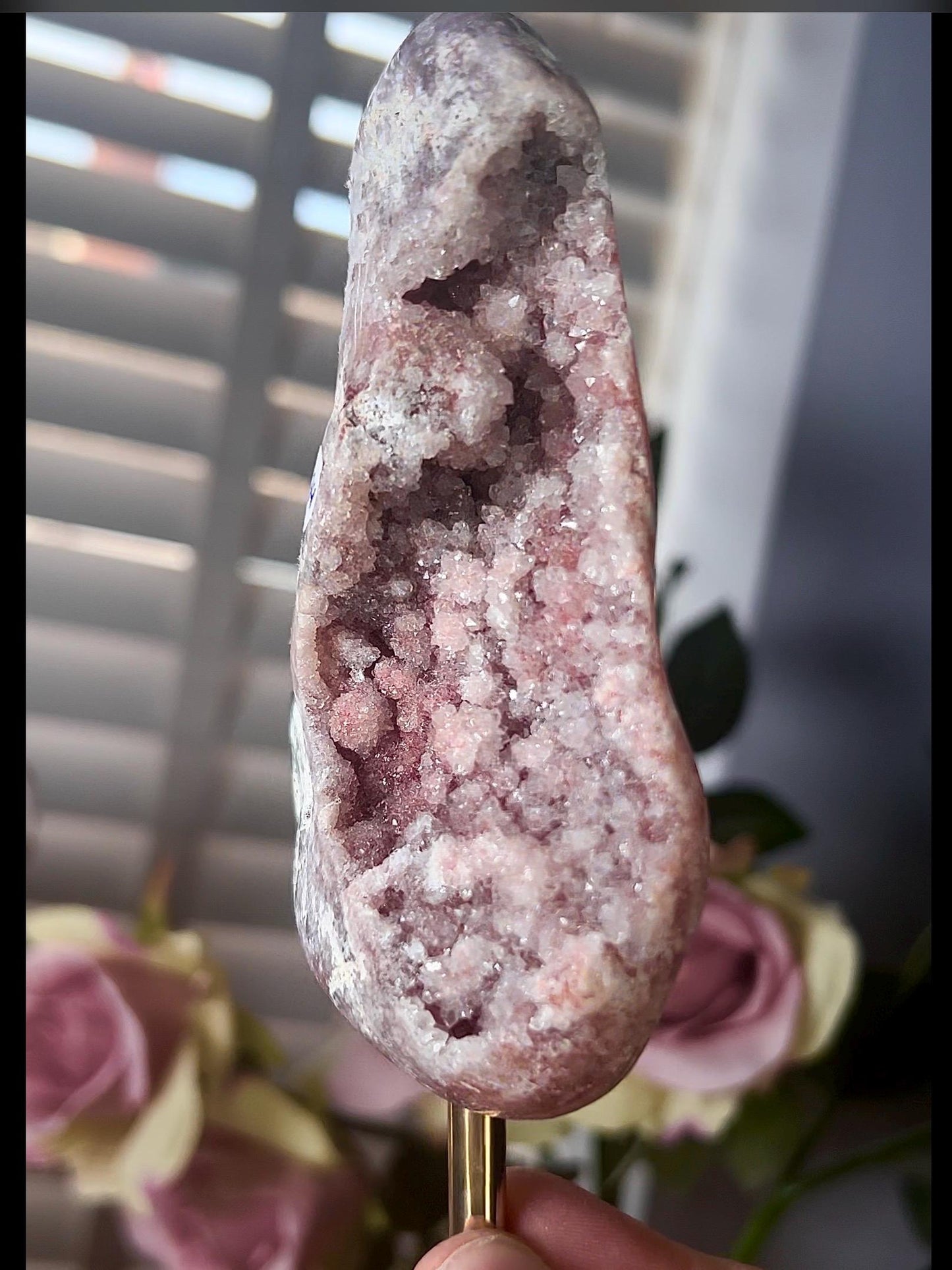 high grade, pink amethyst Freeform on stand 0.334g