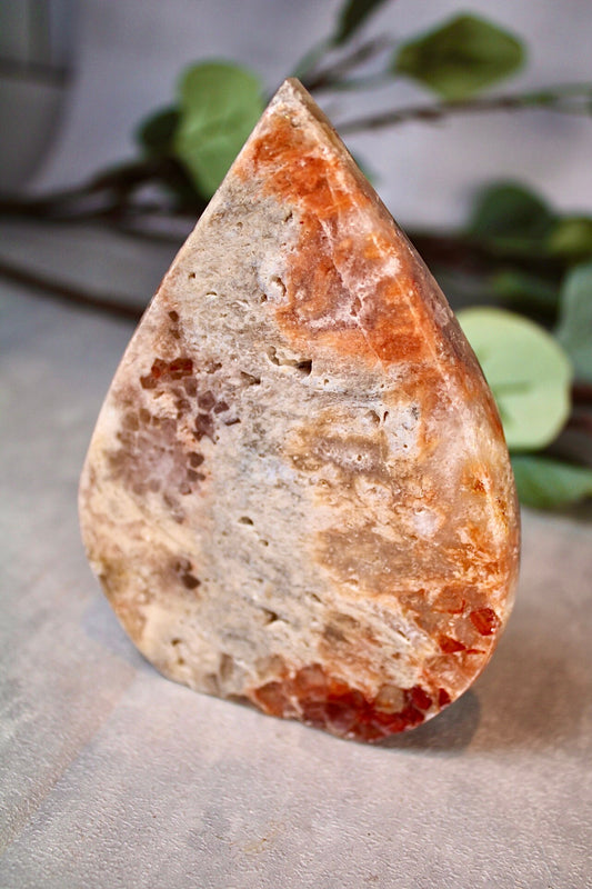 Colourful Pink amethyst, flame with jasper and agate formations 290g 12cm(h) 8.5cm(w)