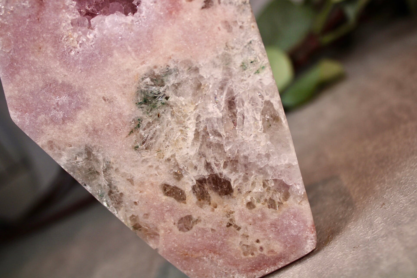 High grade, chunky, pink amethyst, coffin carving, with jasper & quartz 575g 12.5cm(L) 8cm(W)