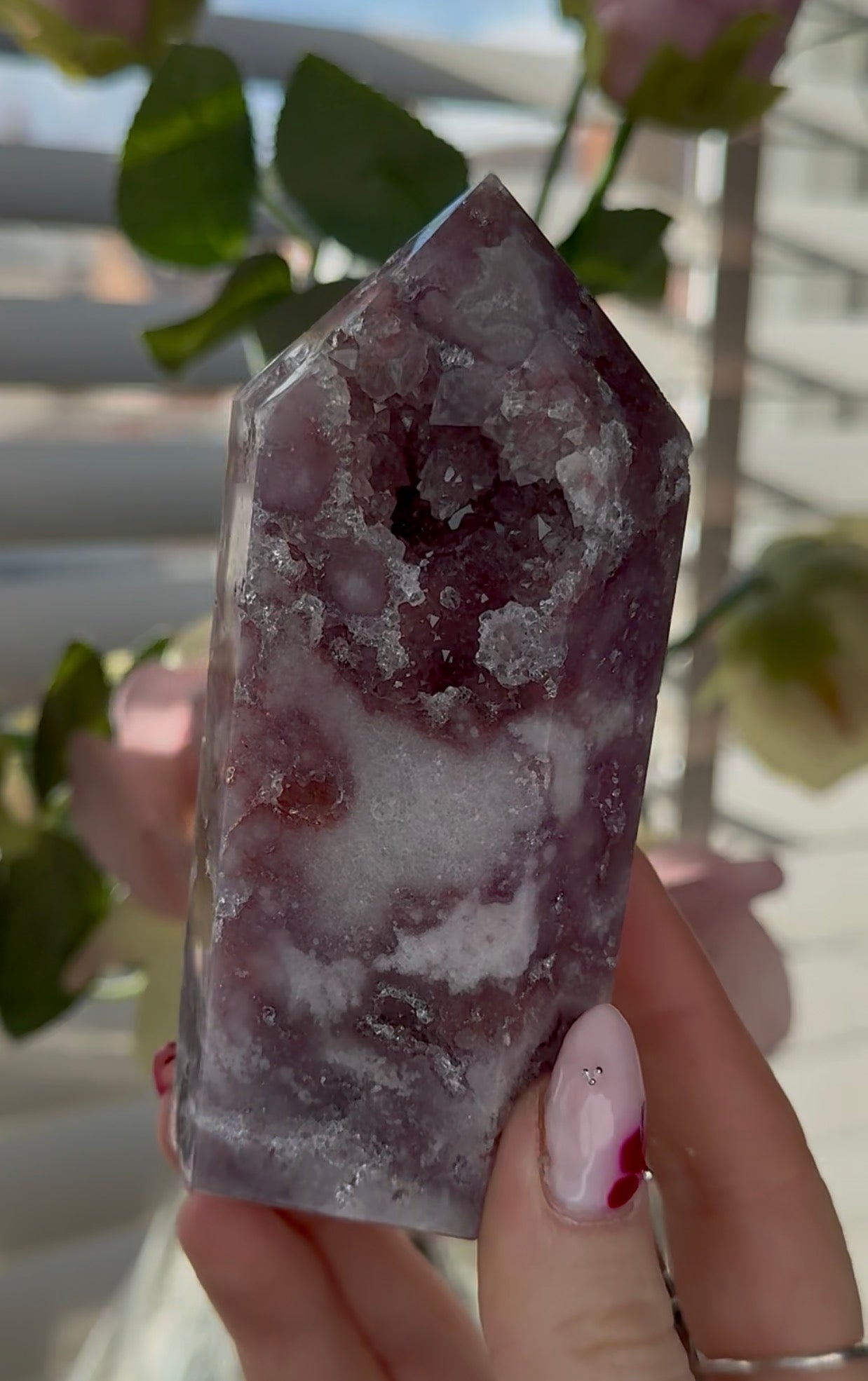 Hq Pink amethyst tower in lilac tones 11.5cm(h) 5cm(w)