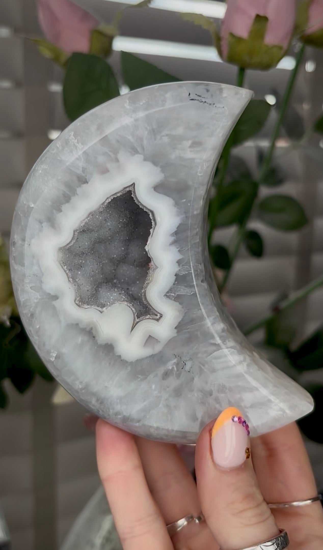 Beautiful, high quality, agate moon with druzy - stand included