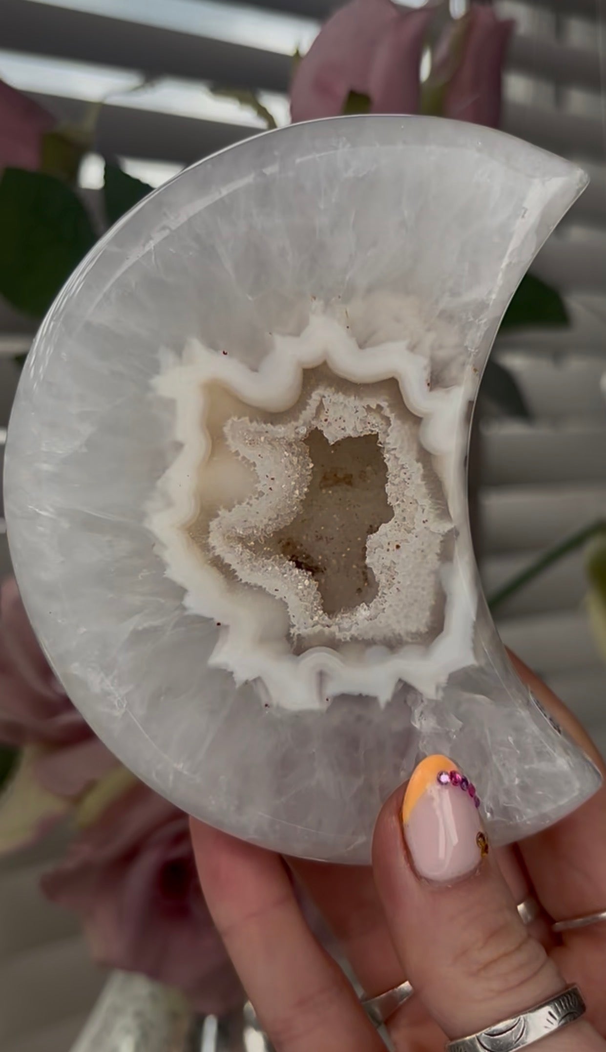 Beautiful, high quality, agate moon with druzy - stand included