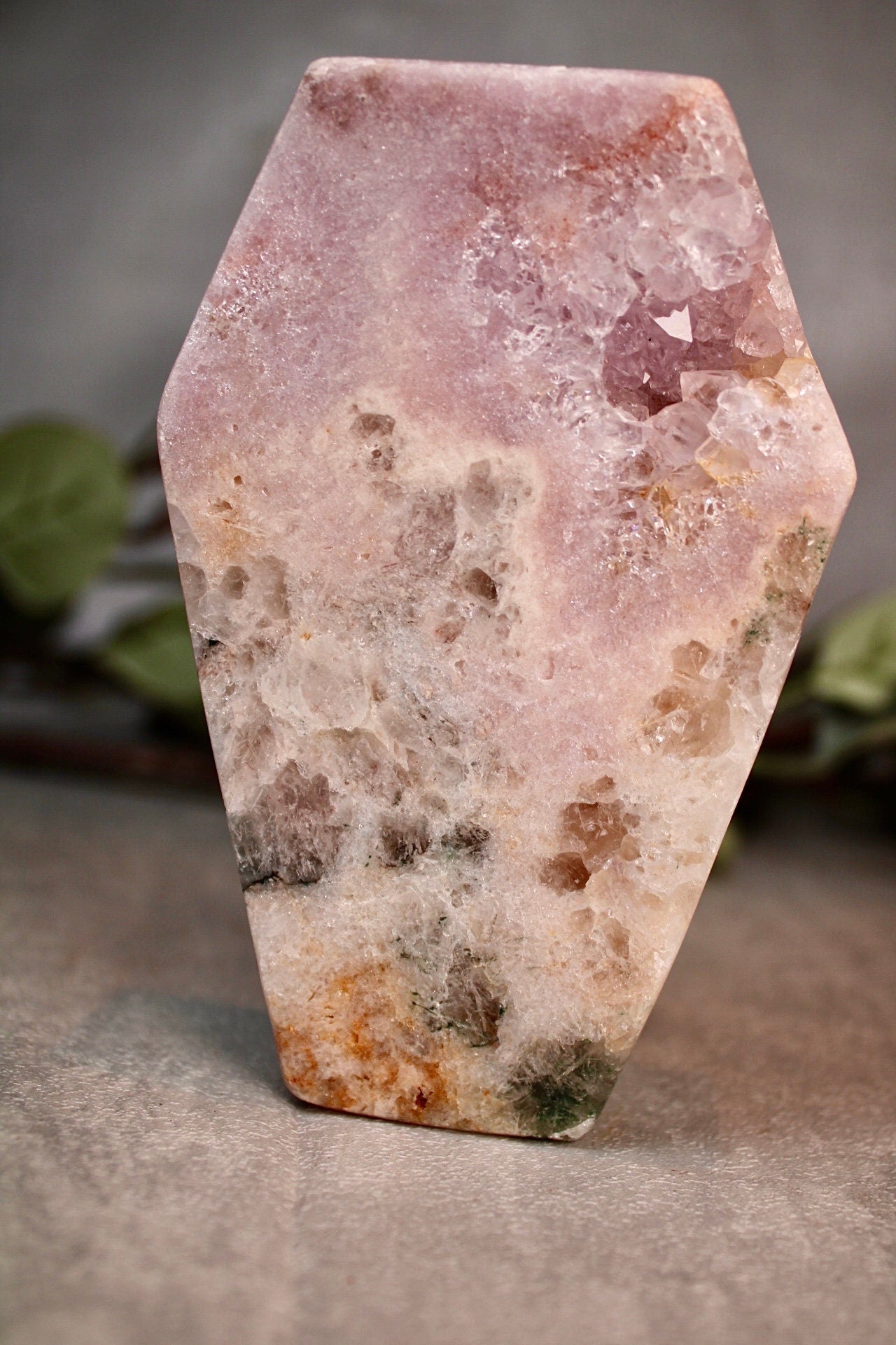 High grade, chunky, pink amethyst, coffin carving, with jasper & quartz 575g 12.5cm(L) 8cm(W)