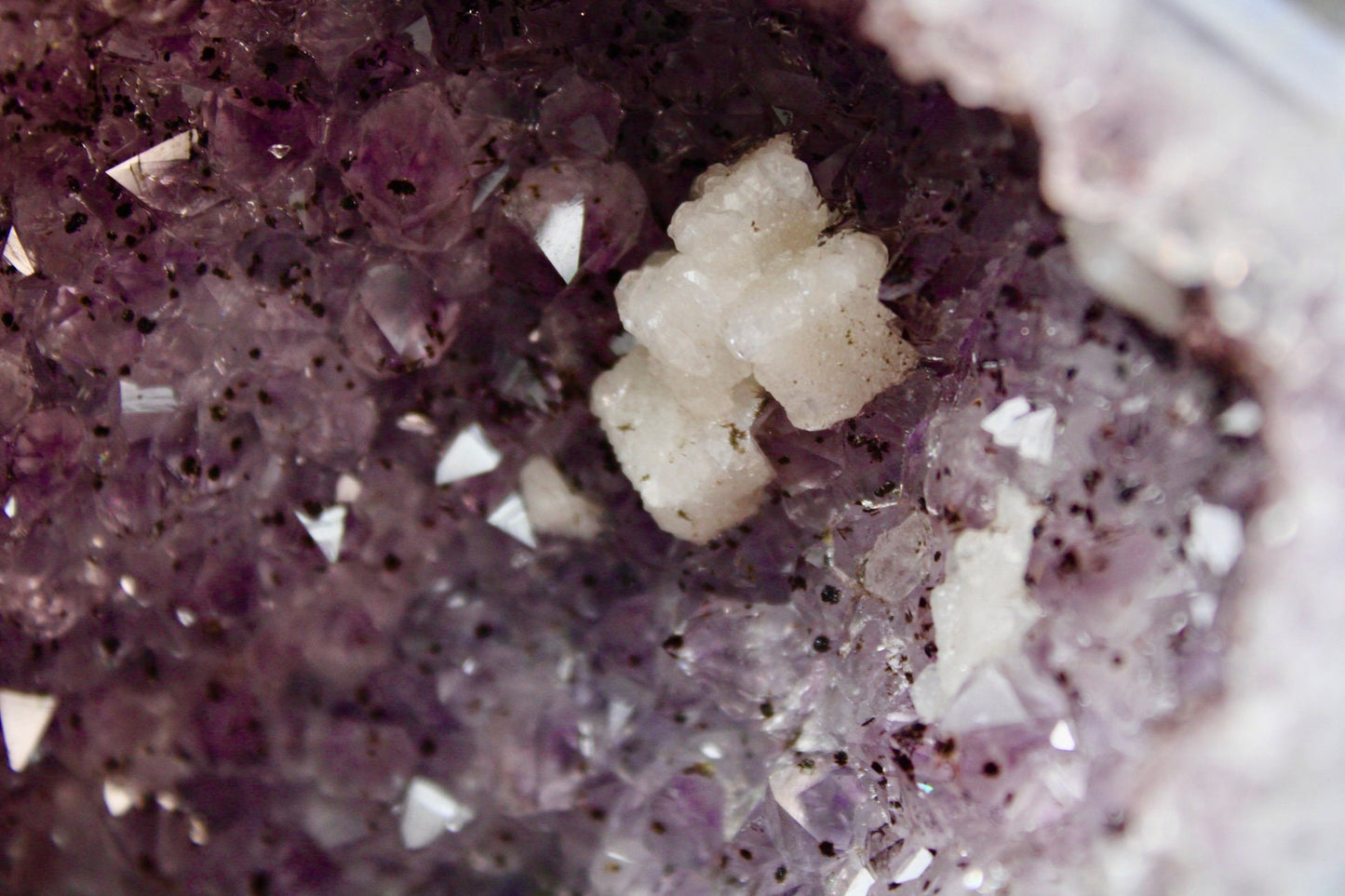 Large amethyst cathedral with agate banding and sugar druzy, cubic calcite - 6.7kg - slight damage in corner but can be painted