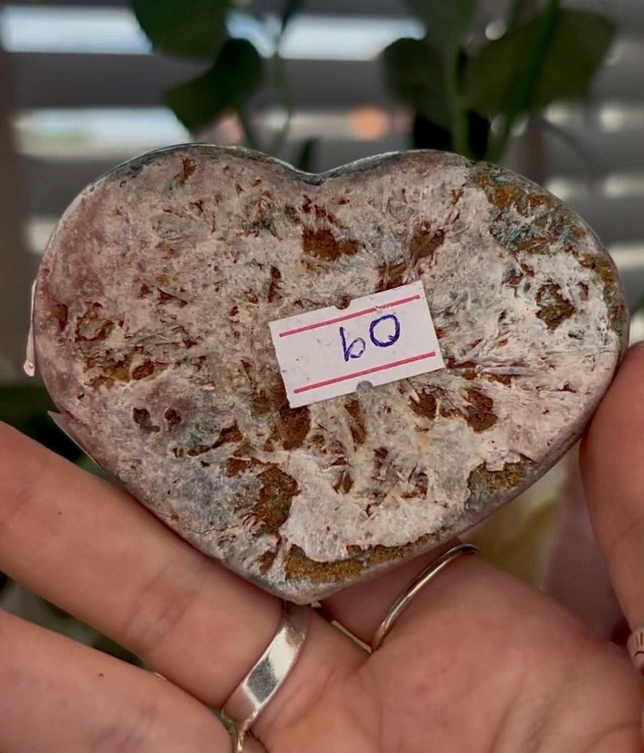 pink amethyst heart - comes with stand (8.3cm)