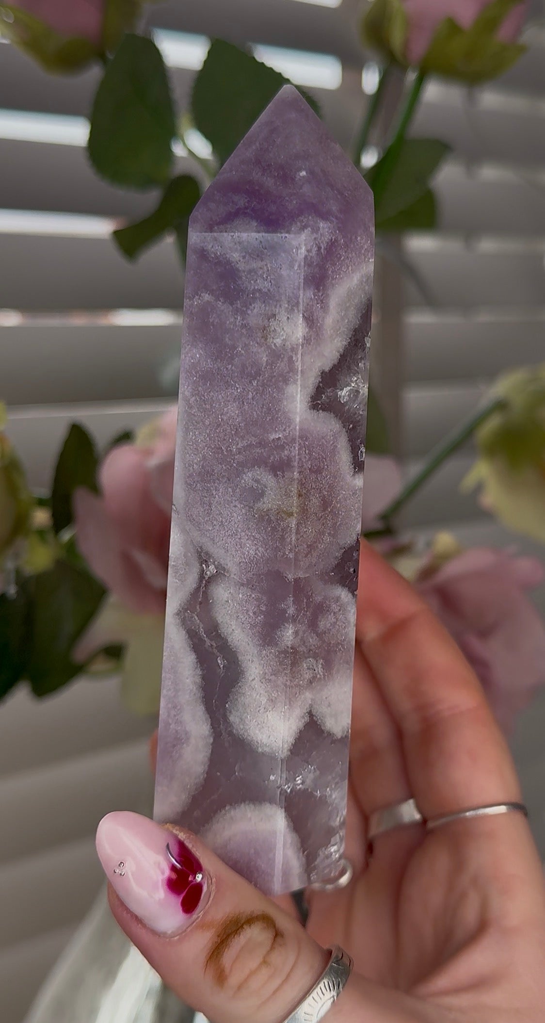 Hq Pink amethyst tower in lilac tones 14cm(h) 6cm(w)
