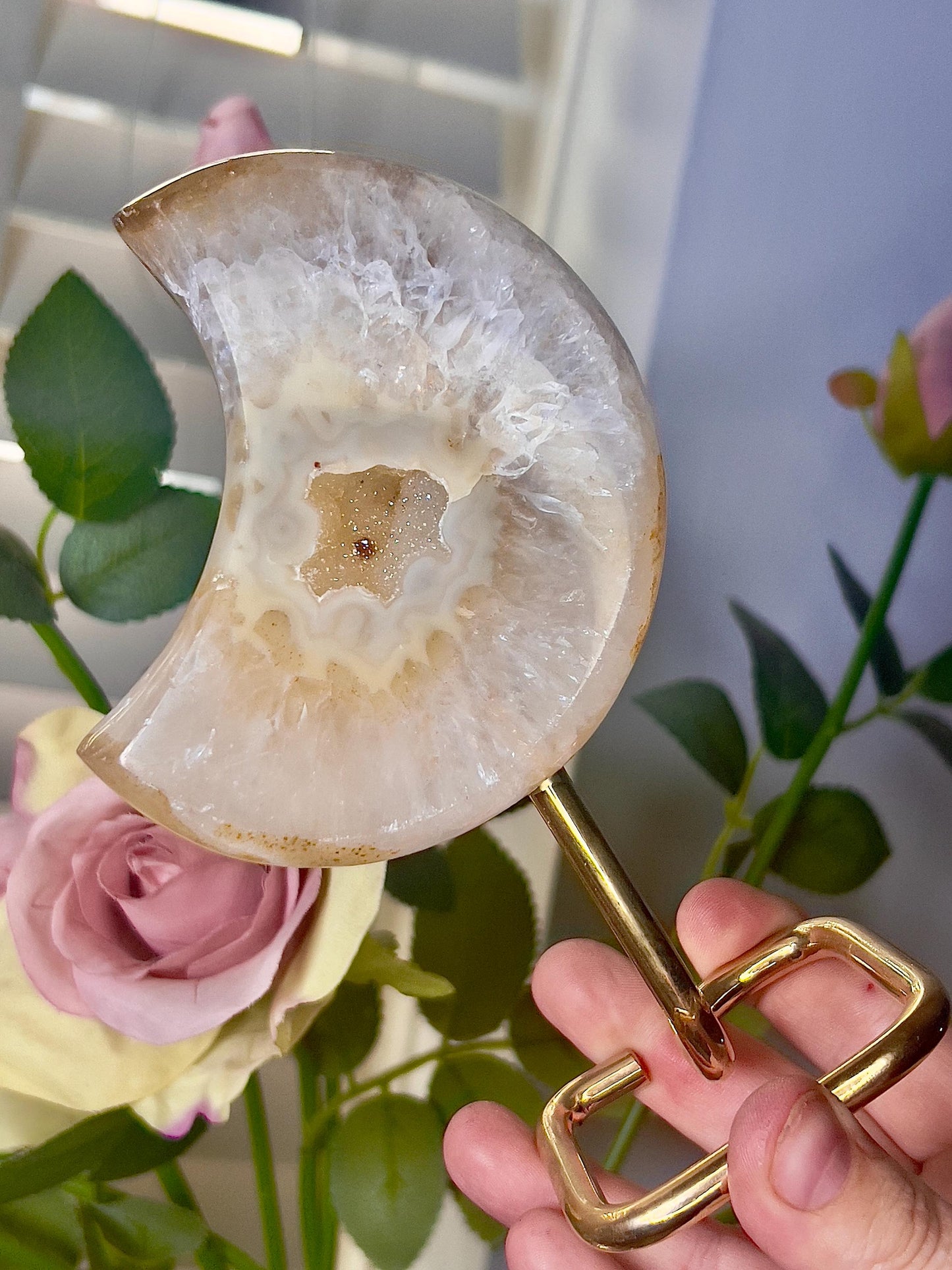 Beautiful, agate moon with lemon tone open druzy on stand 415g 16cm(h)