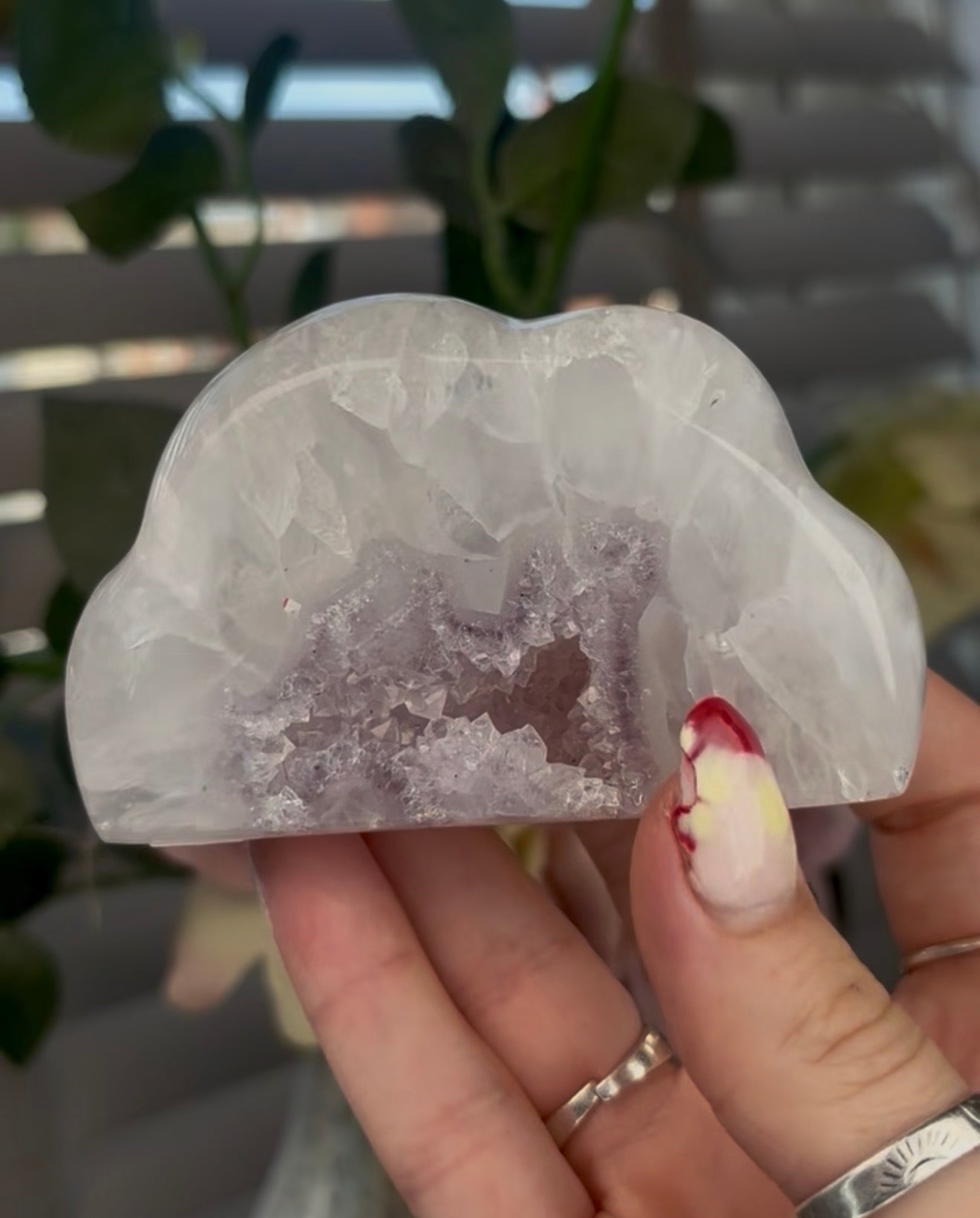 Beautiful, agate cloud with lilac amethyst druzy
