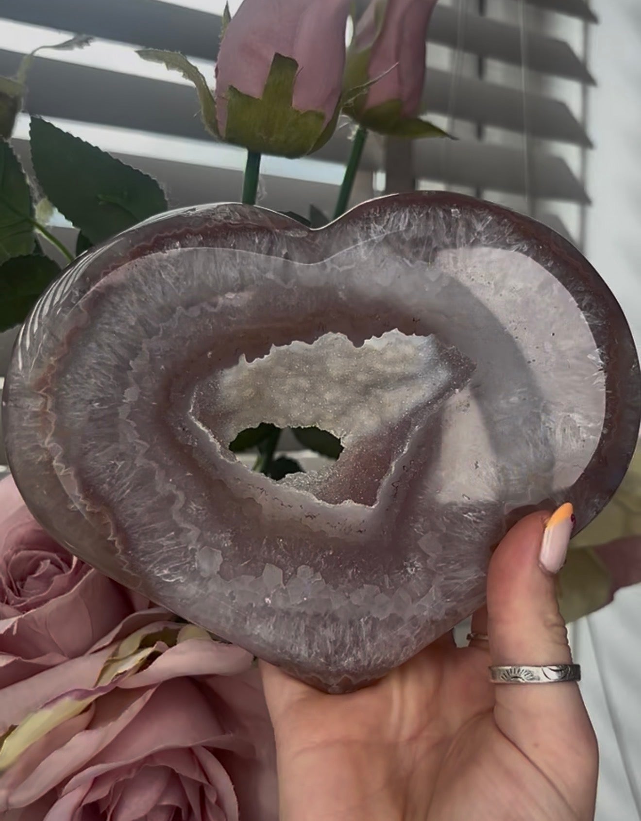 Beautiful, high quality, agate heart with druzy - stand included