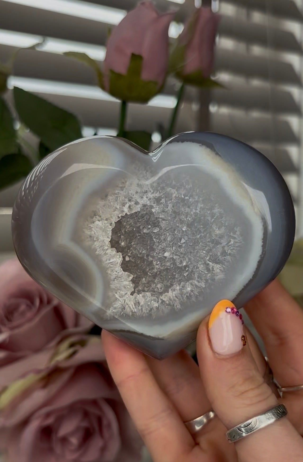 Beautiful, high grade, agate heart with druzy - comes with stand