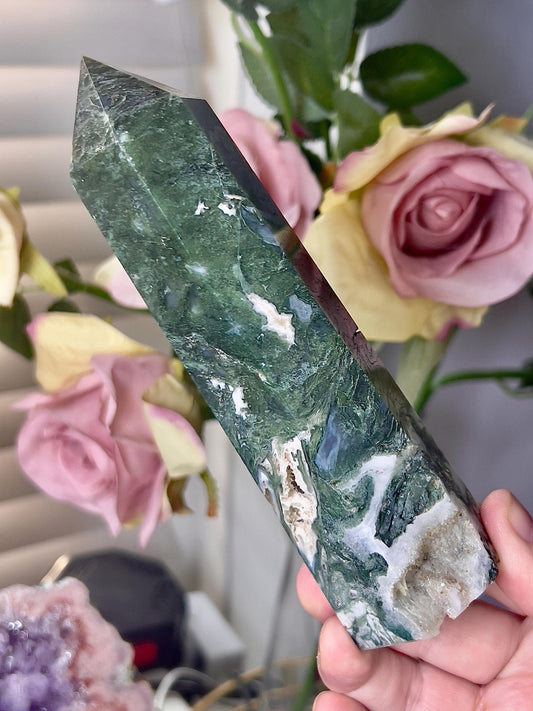 Large, moss agate & quartz tower