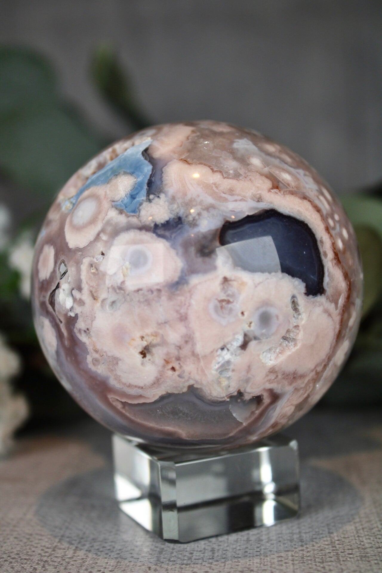 Blue flower agate with chlorite 565G 7CM