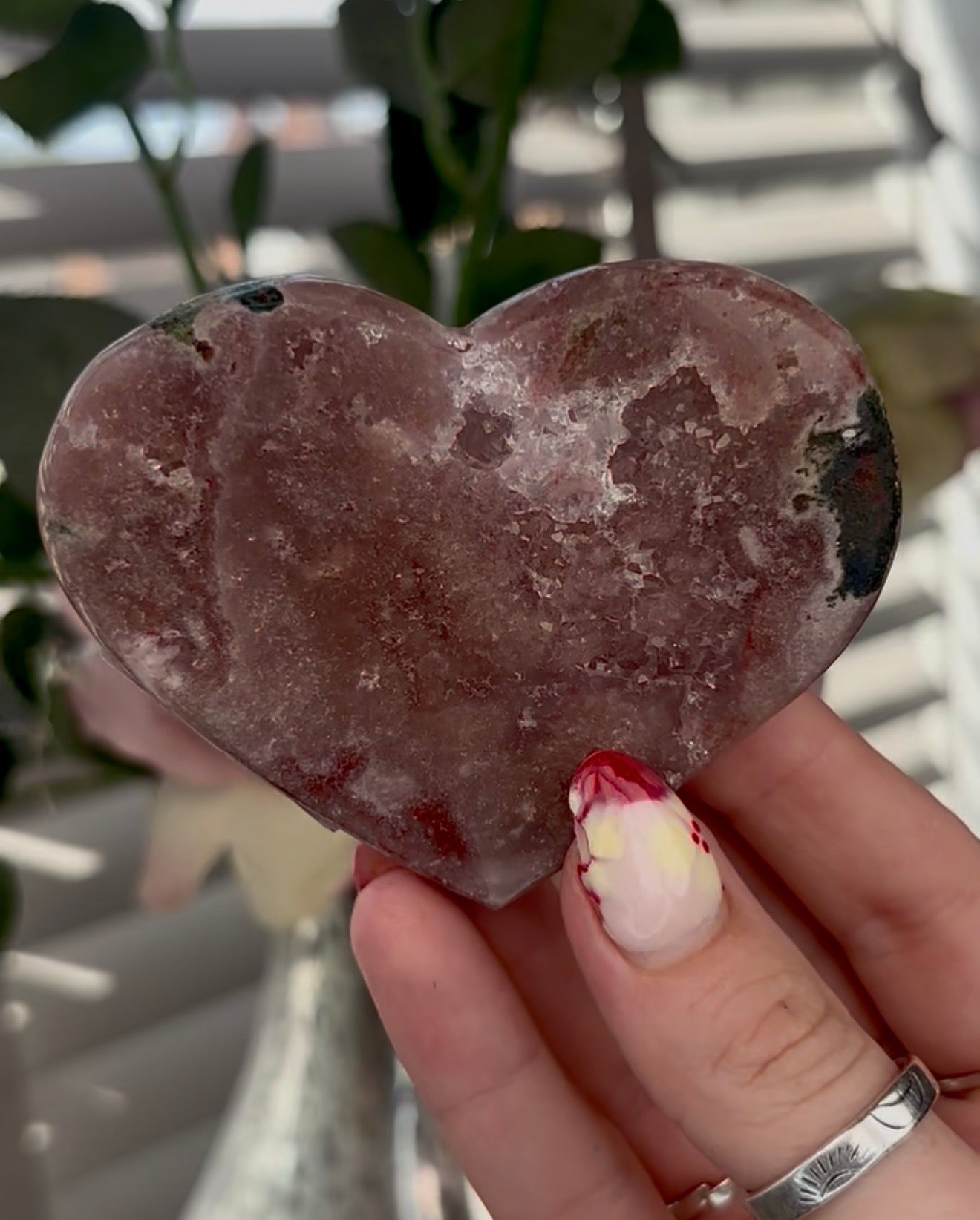 pink amethyst heart - comes with stand 8cm