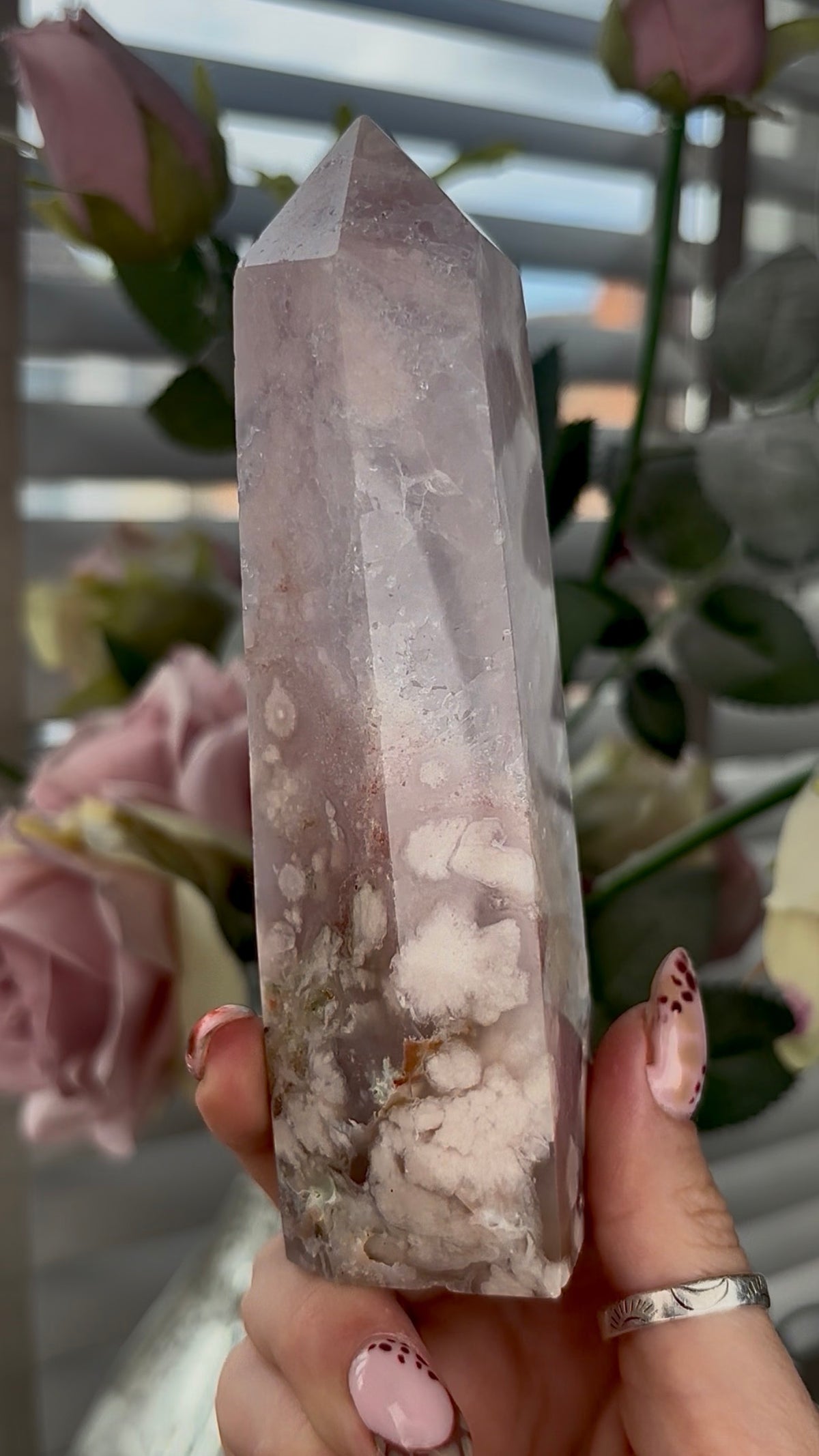 High grade, Pink amethyst Flower agate tower with high clarity quartz