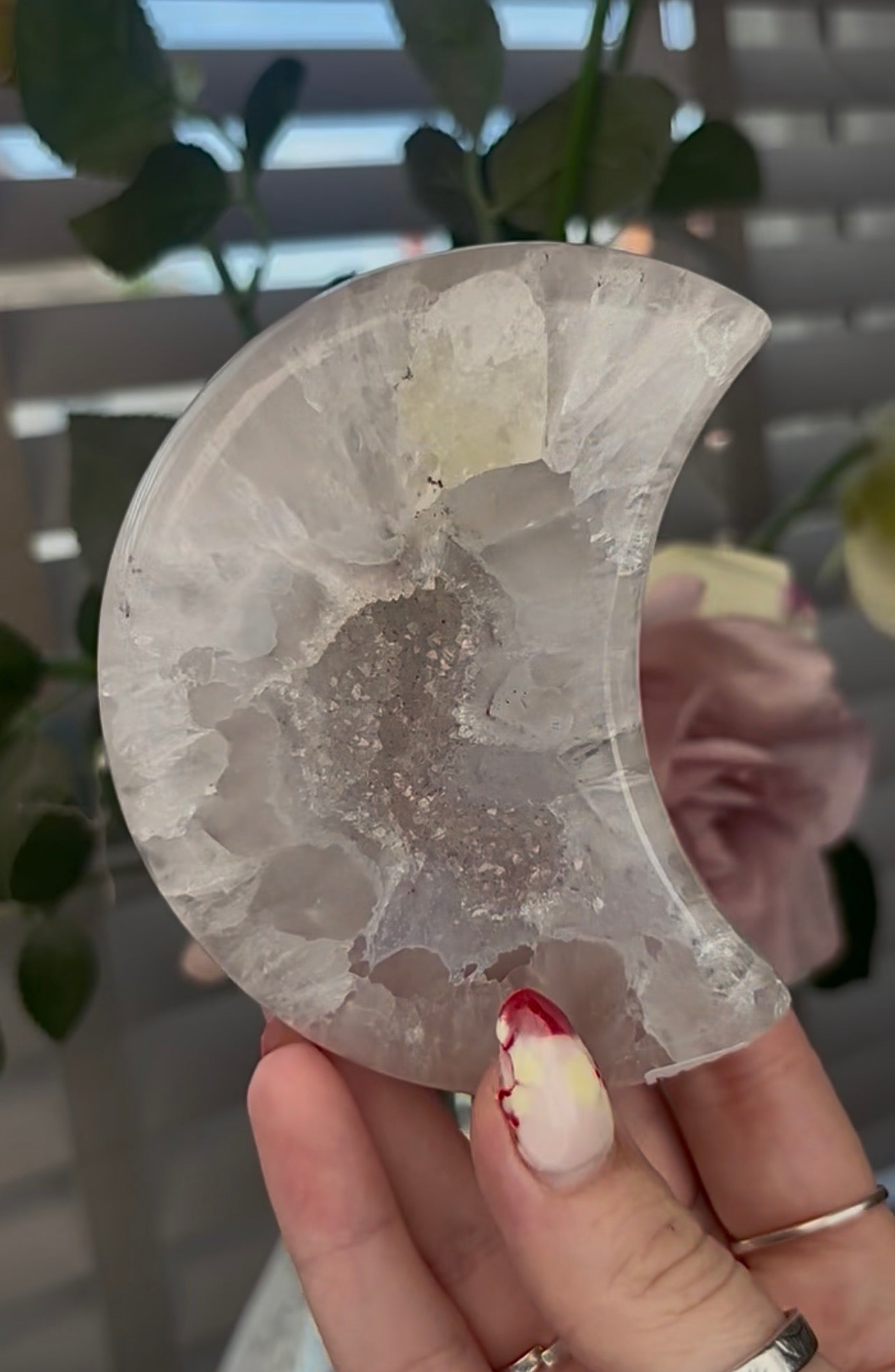 Beautiful, high quality, agate moon with druzy & calcite - stand included