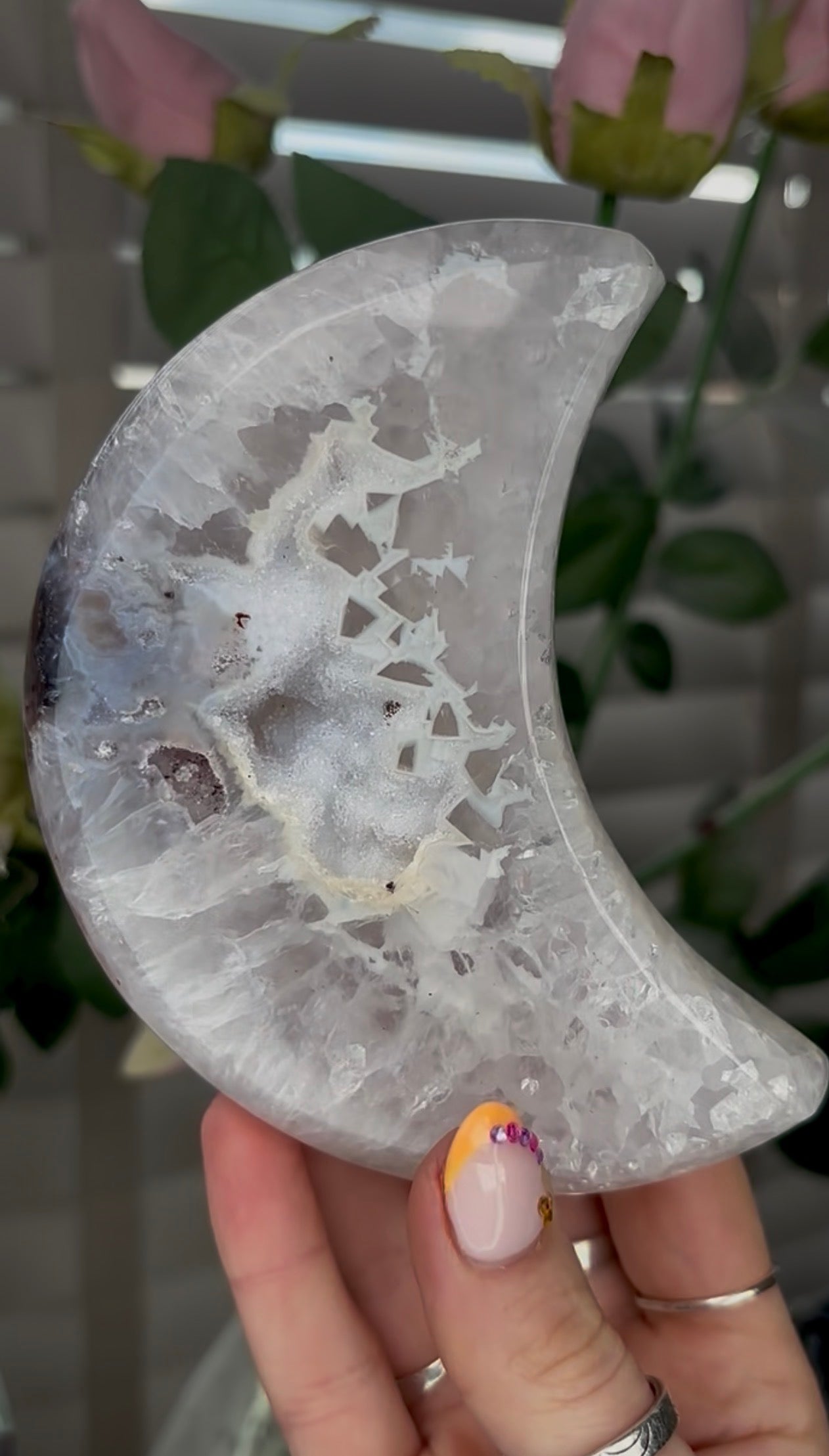 Beautiful, high quality, agate moon with druzy - stand included