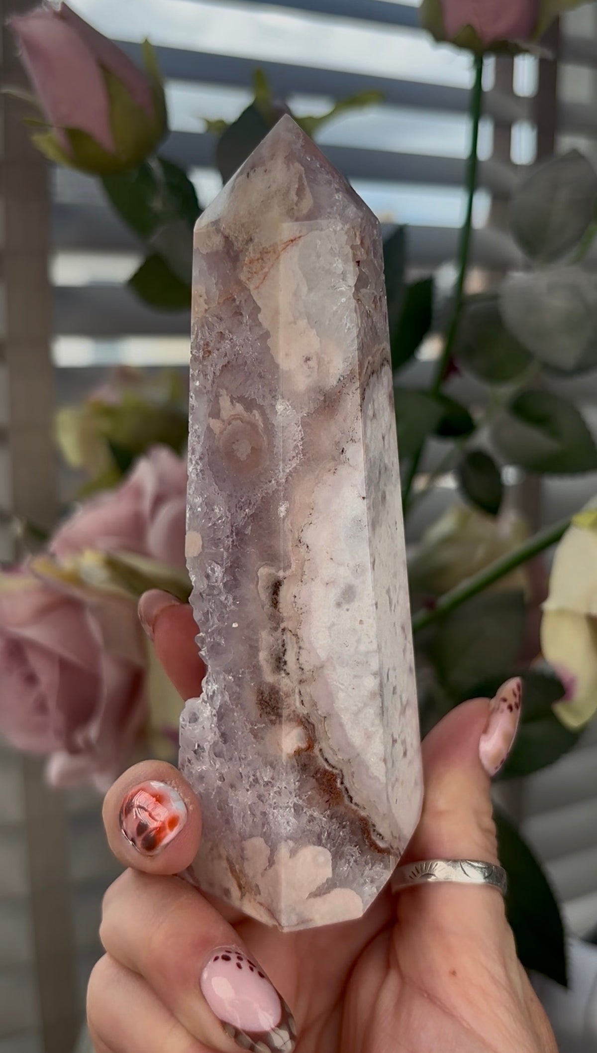High grade, Amethyst Flower agate tower with quartz