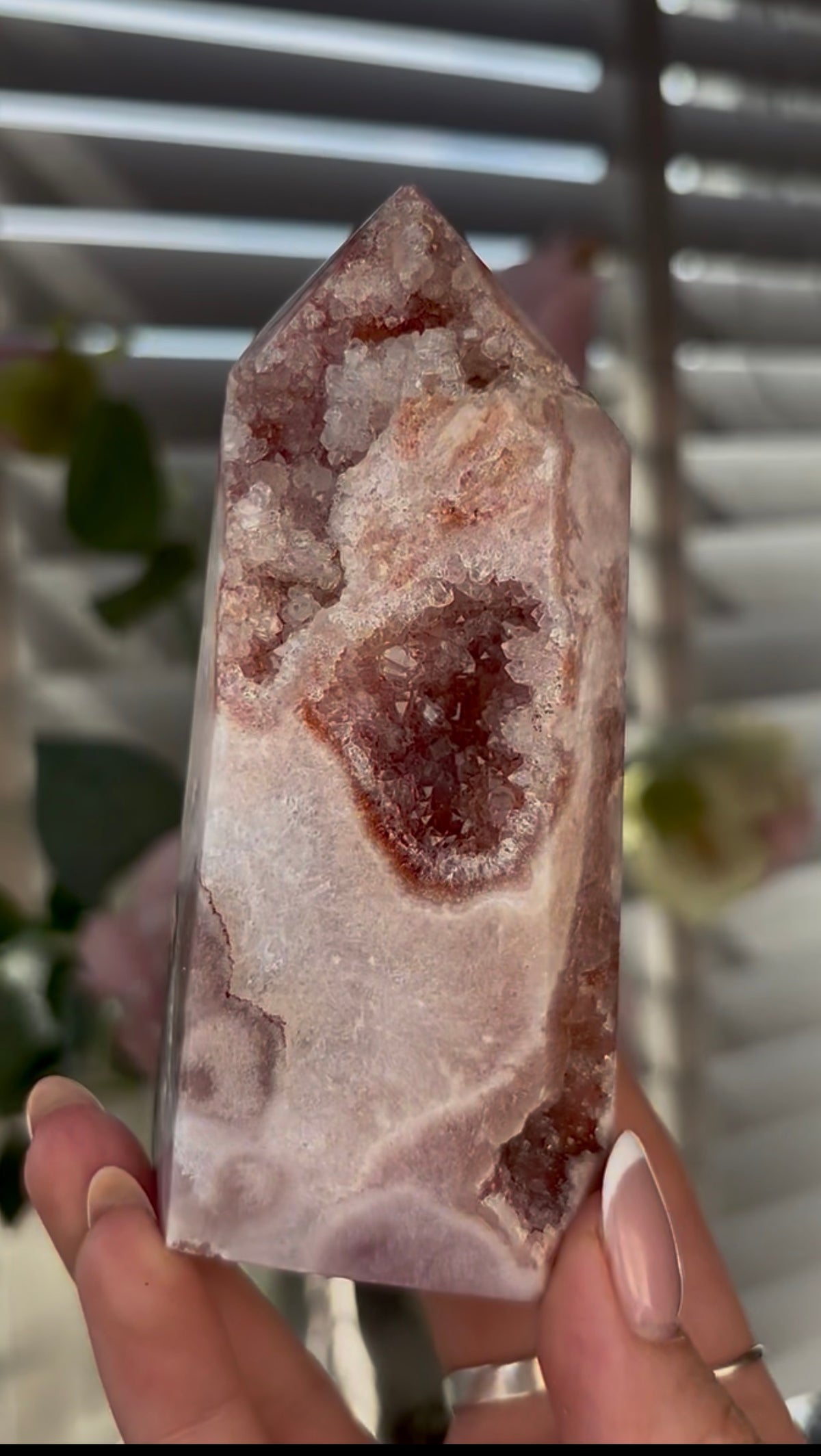 Beautiful, high quality Pink amethyst tower 11.3cm(h) by 5.5cm(w)
