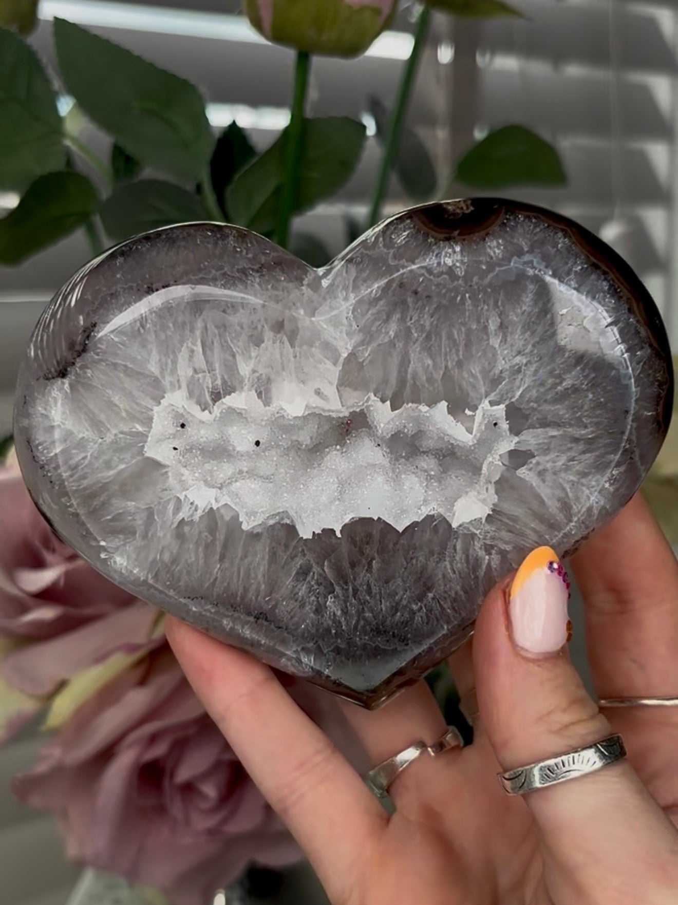 Beautiful, high quality, agate heart with druzy - stand included