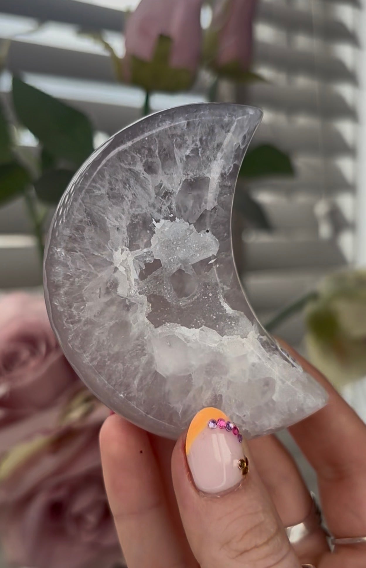 Beautiful, high quality, agate moon with druzy - stand included
